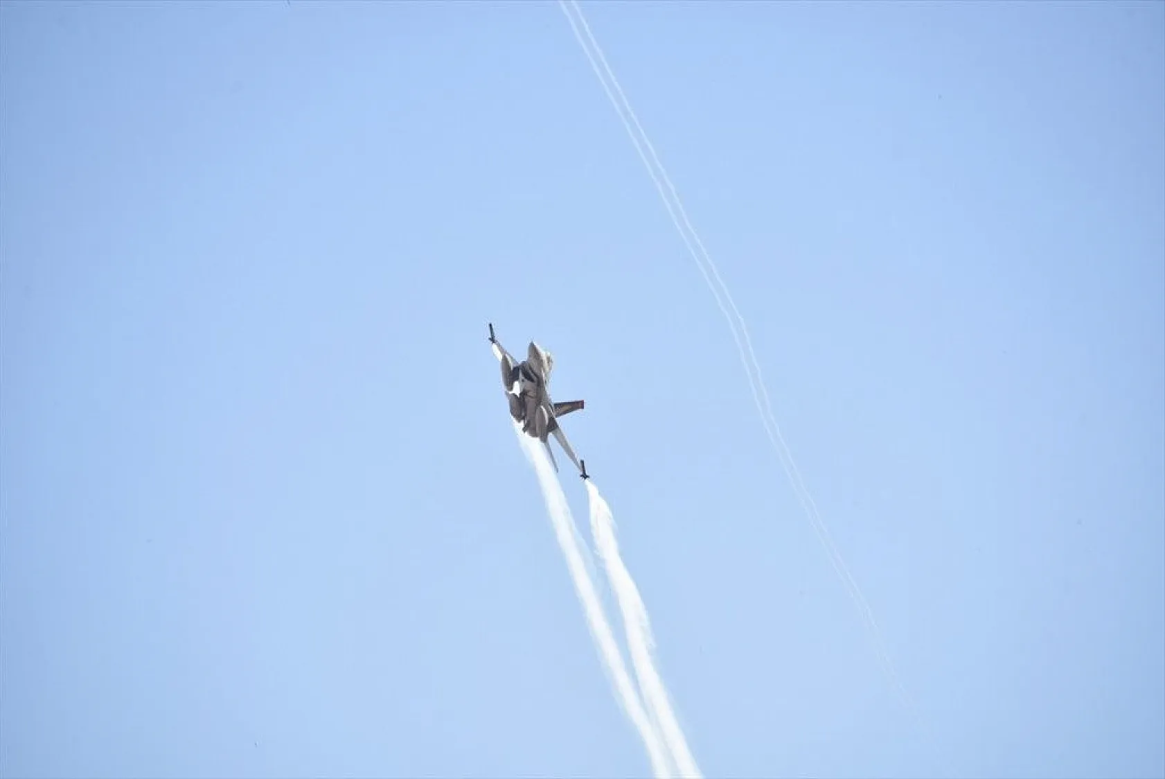 SOLOTÜRK Elazığ'ı selamladı