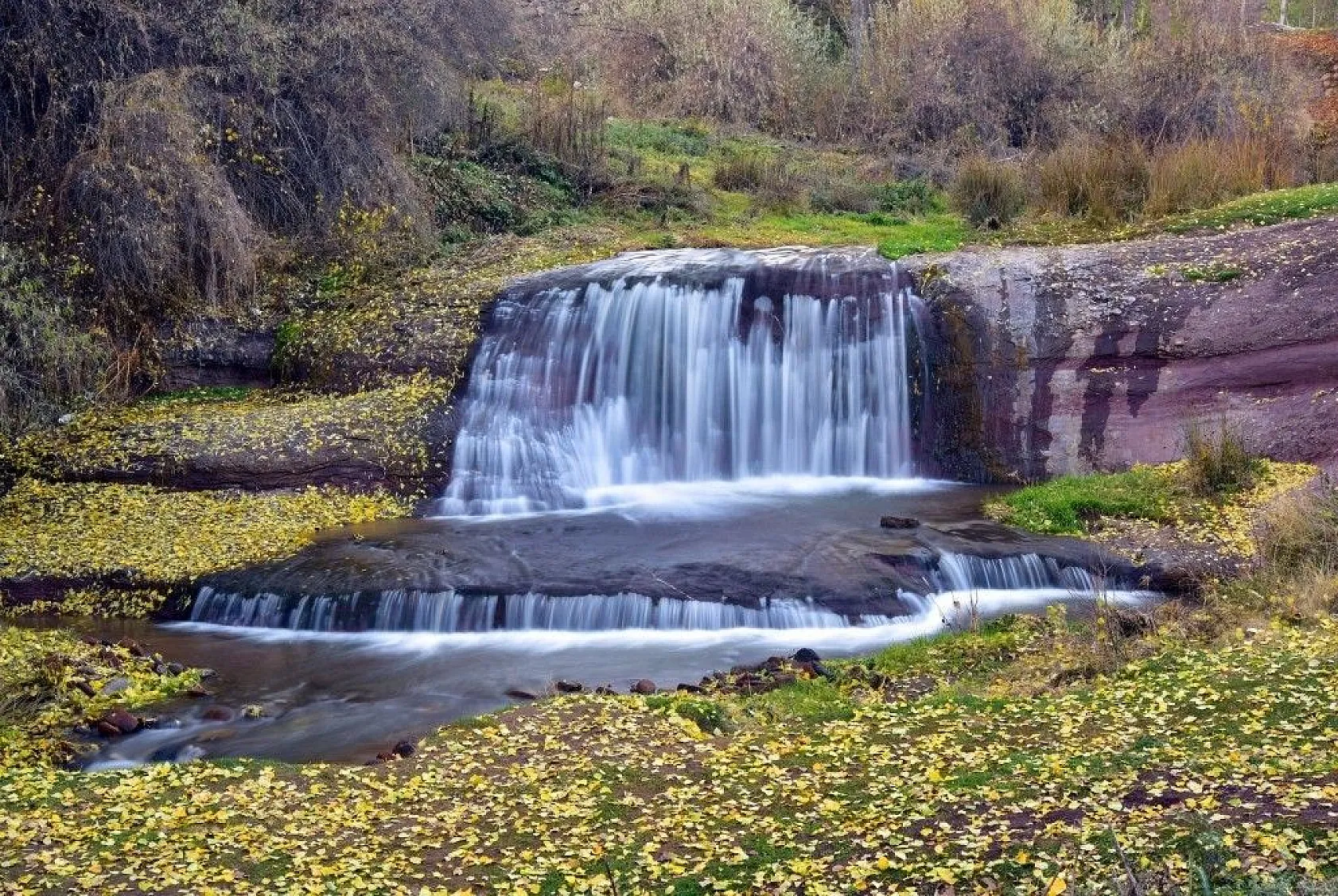 Ahlat'ta seyrine doyumsuz sonbahar manzaraları