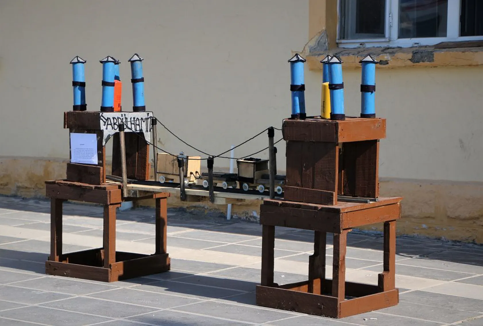 Atık malzemelerden sanat eserine