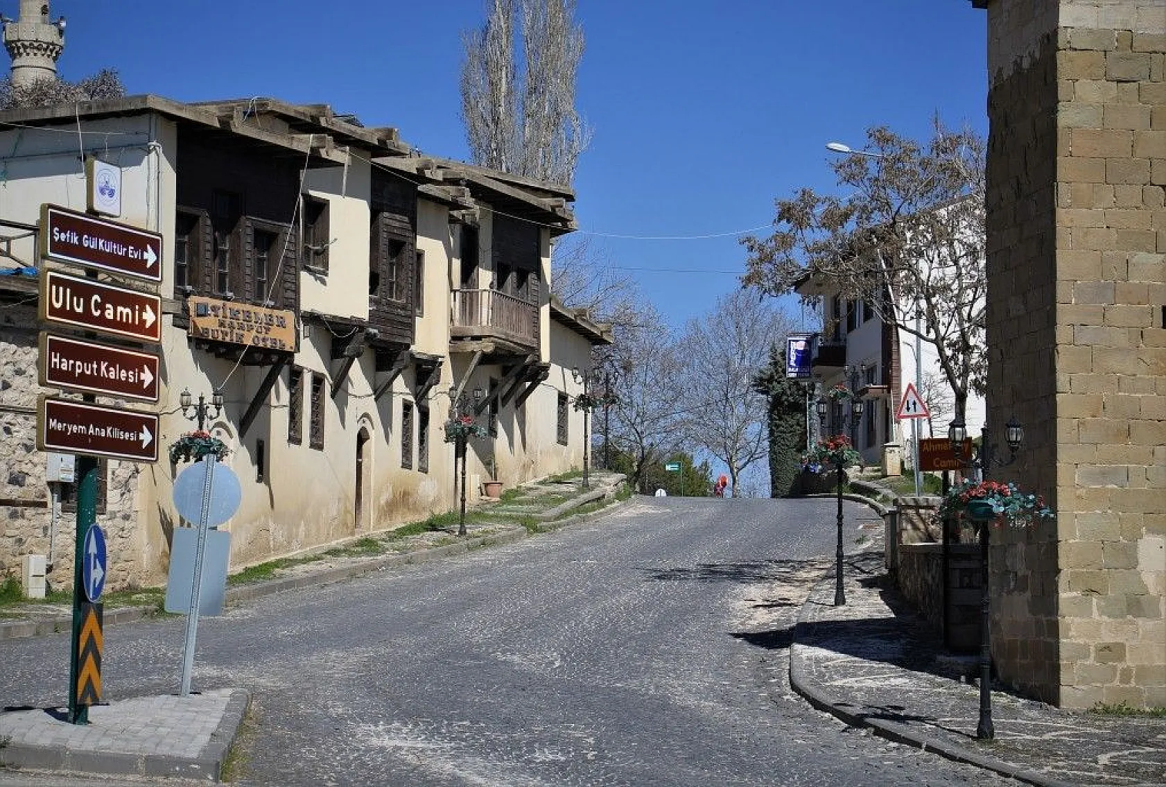 Son zamanlarda çekilen kartpostallık muhteşem Elazığ fotoğrafları...