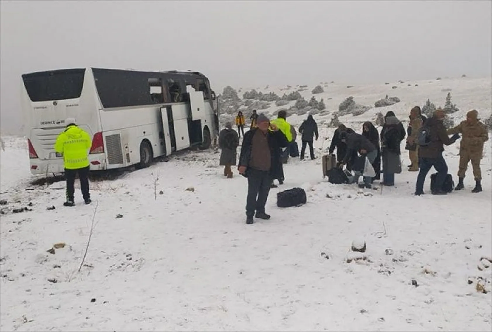 Yolcu otobüsleri zincirleme kaza yaptı