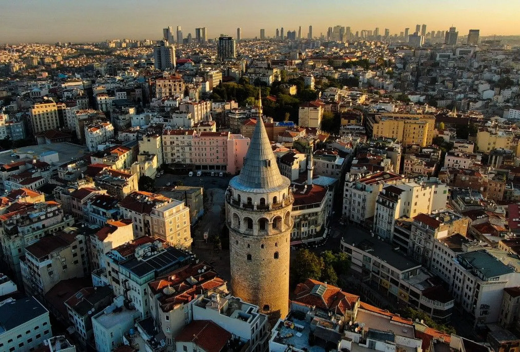 Galata Kulesi'nde eşsiz gün doğumu