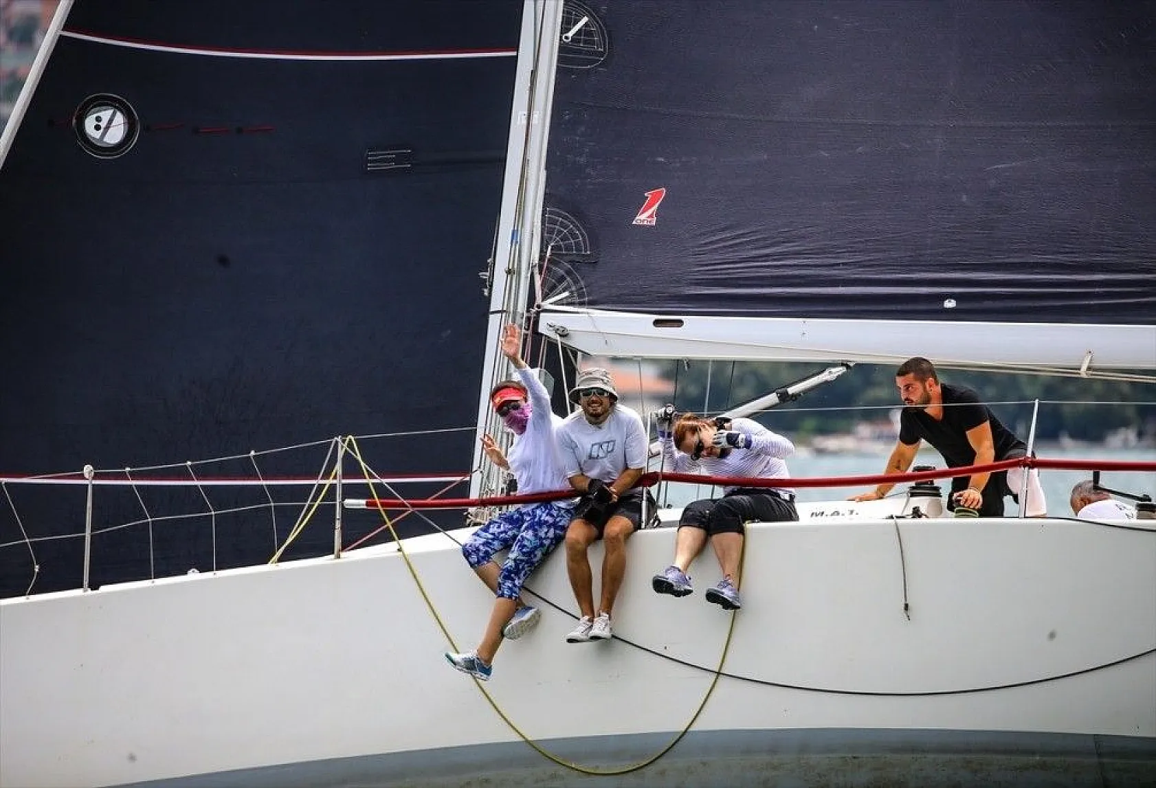 İstanbul Boğazı'nda yelken şöleni