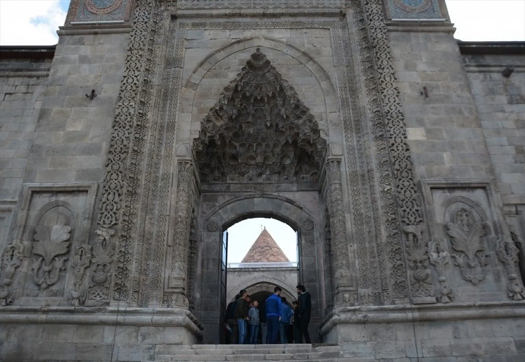 Selçuklu'nun eşsiz eserlerine ziyaretçi akını