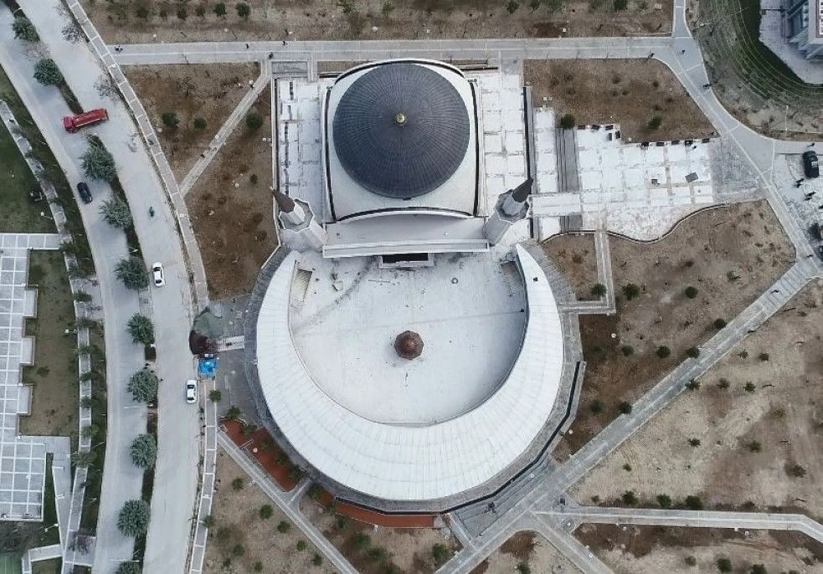 'Hilal' mimarili camiden fotoğraflar