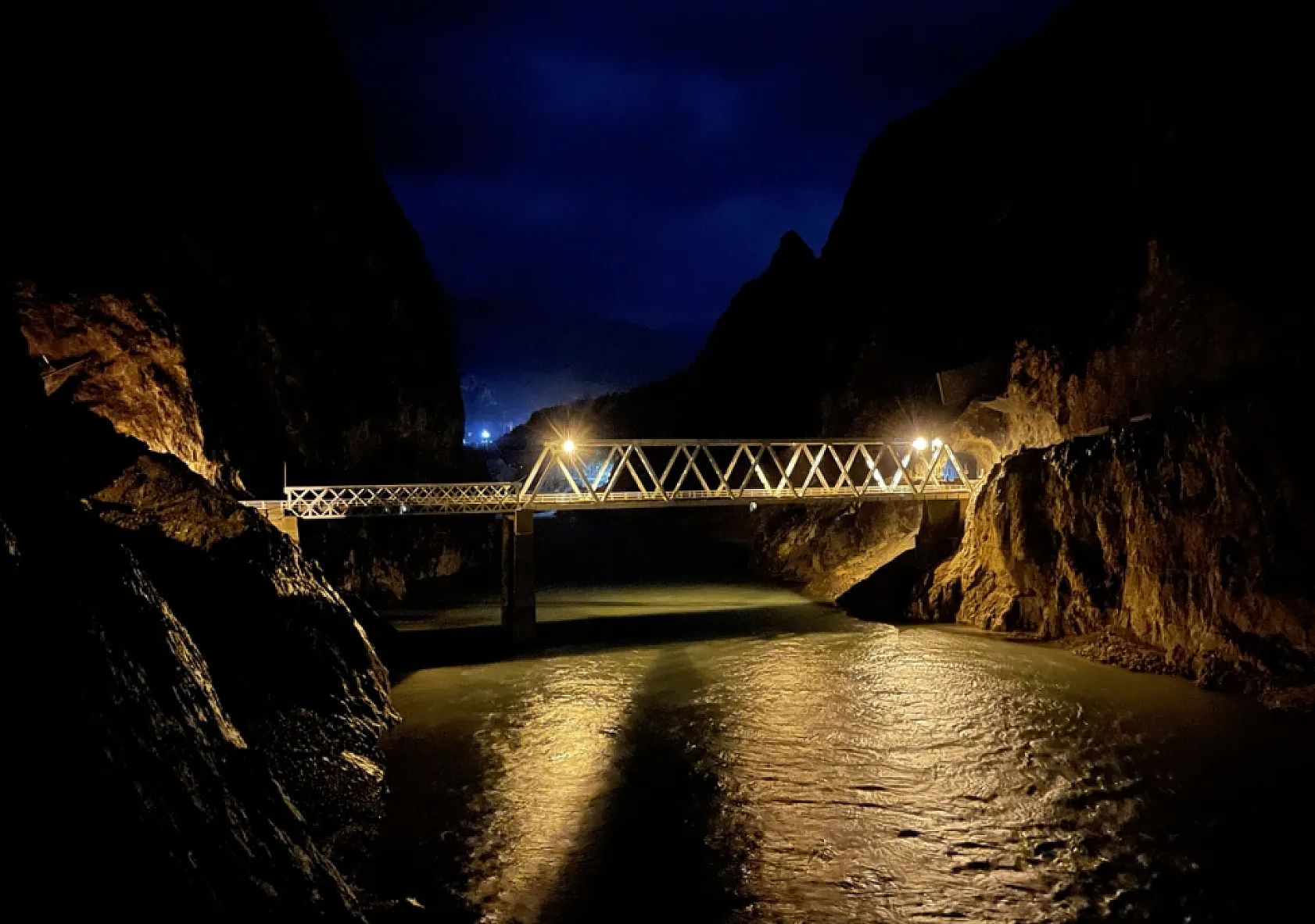 Karanlık Kanyonu ziyaretçilerini büyülüyor