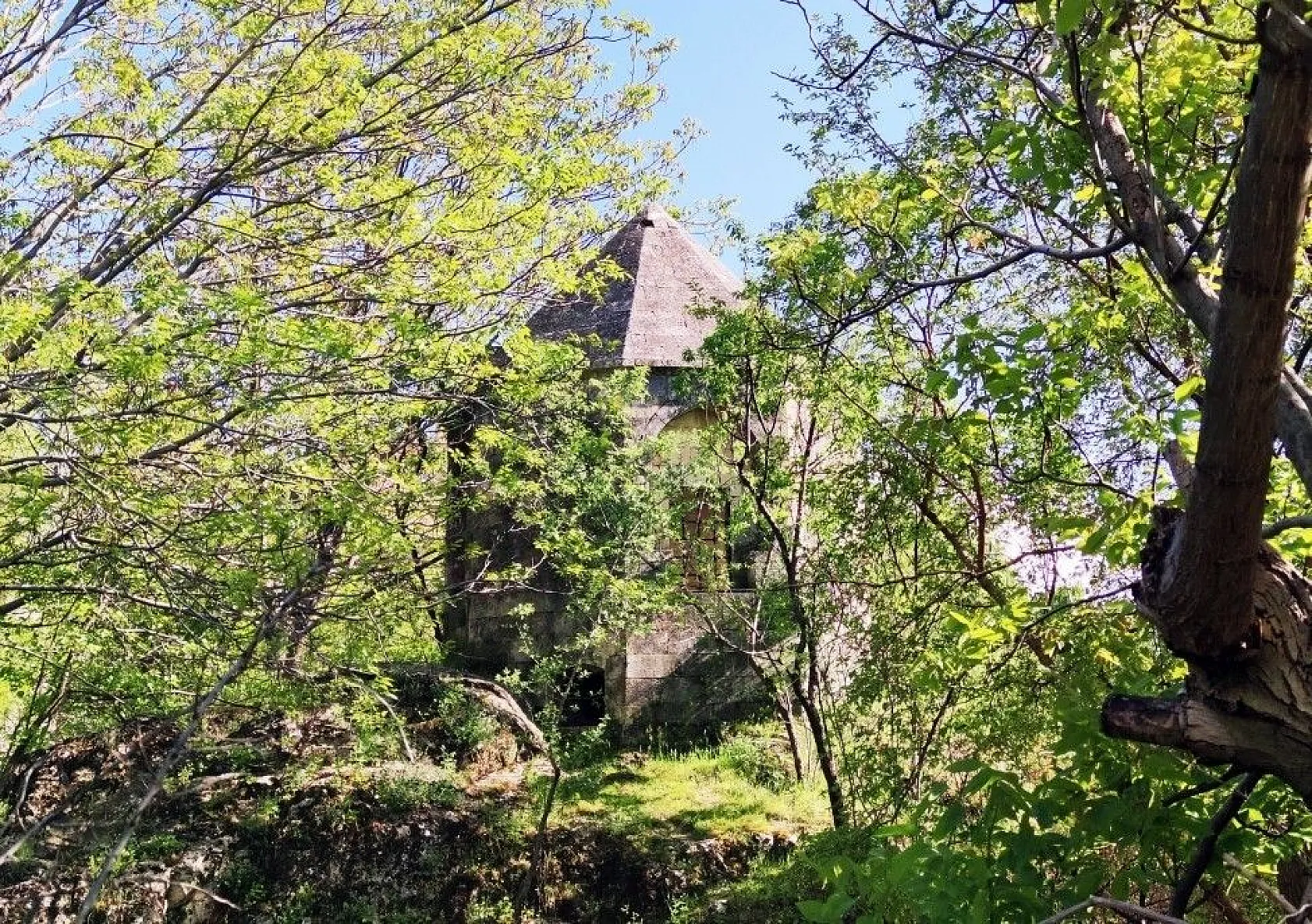 Doğal yaşamı ile dikkat çeken ilçe baharla renklendi