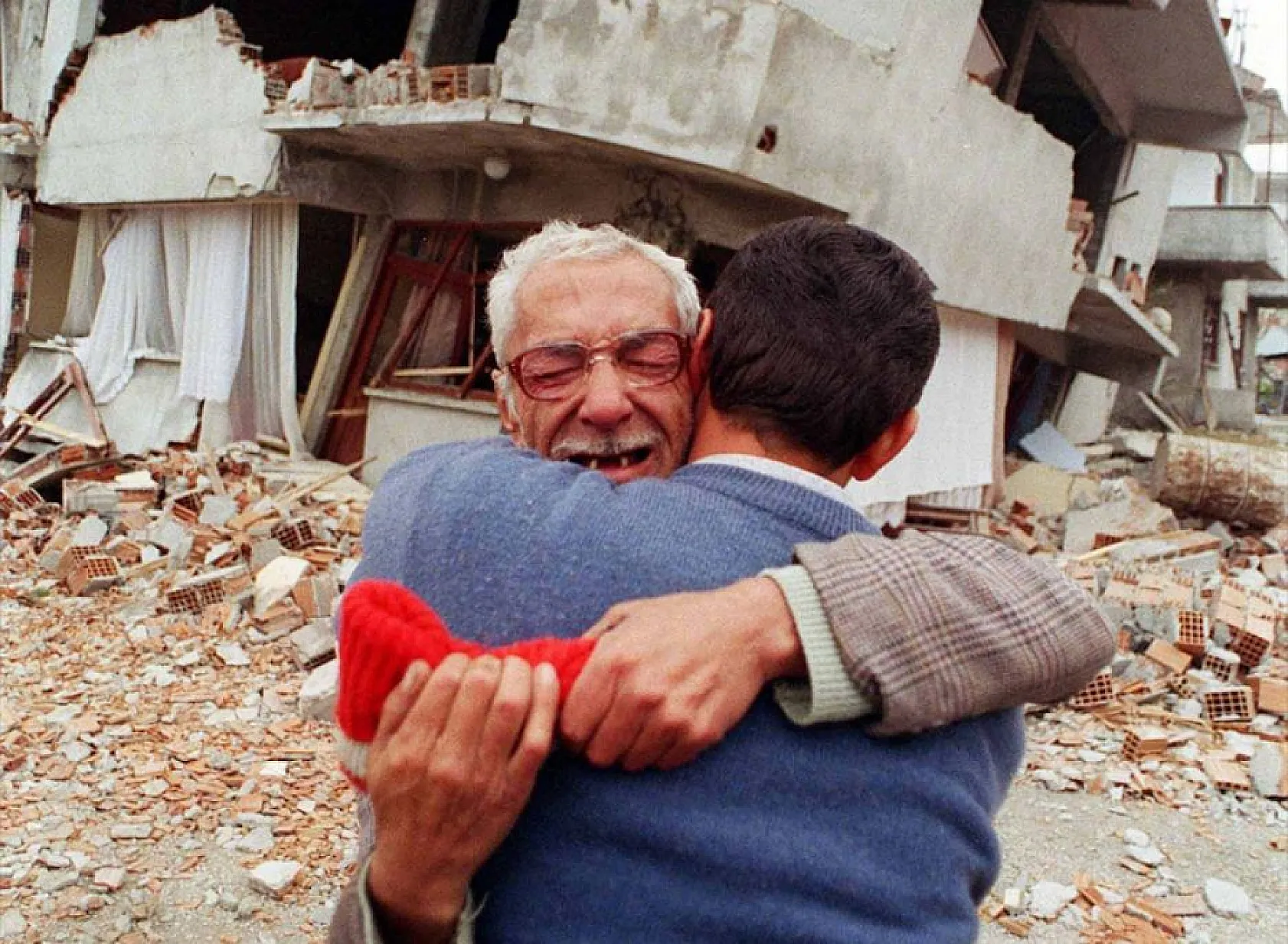 Düzce depreminin üzerinden 22 yıl geçti!