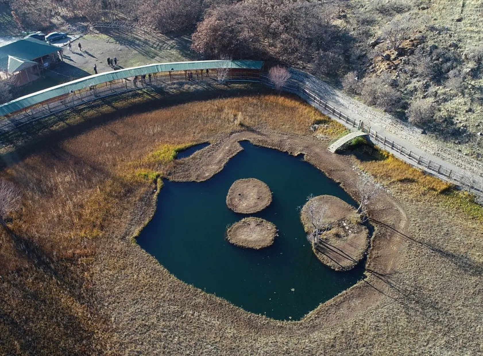 Yüzen adaları ziyaretçi sayısında zirveyi gördü