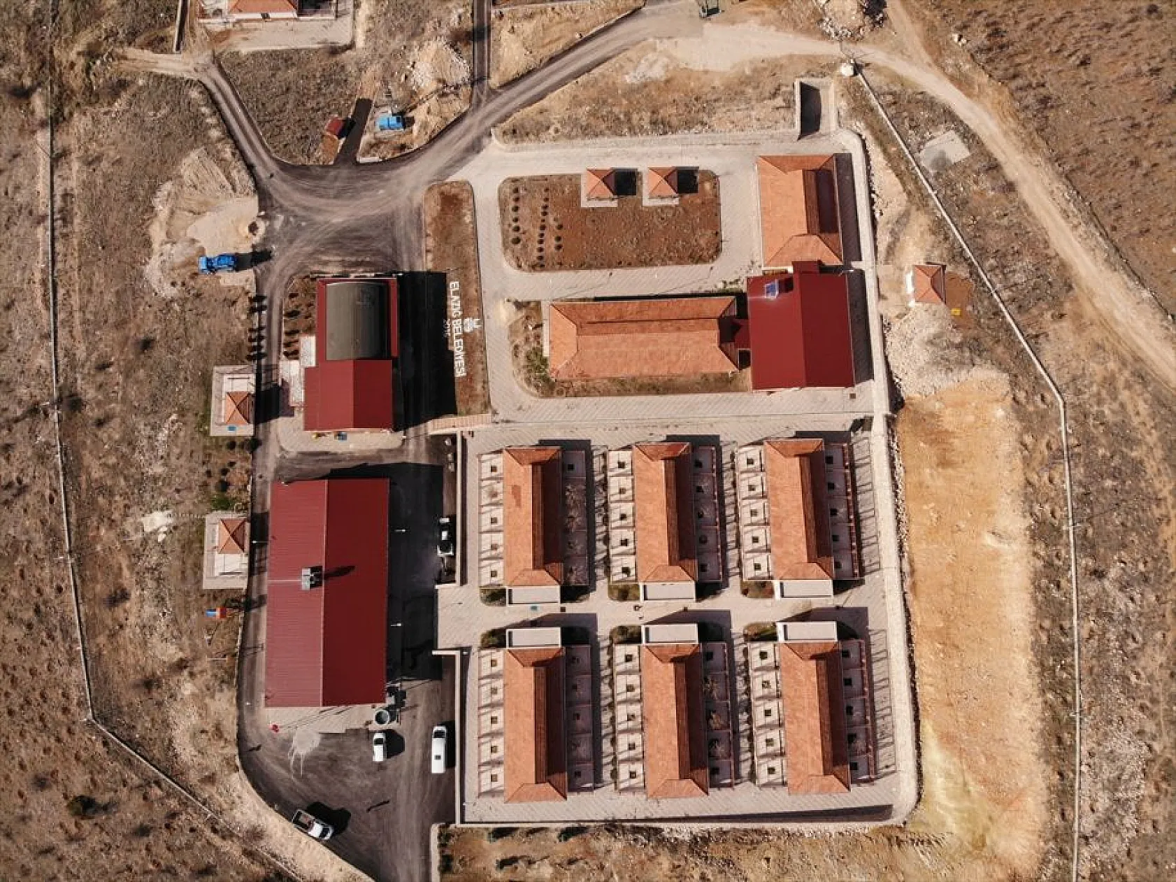 Atıl arazi 'can dostlar'ın barınağı oldu