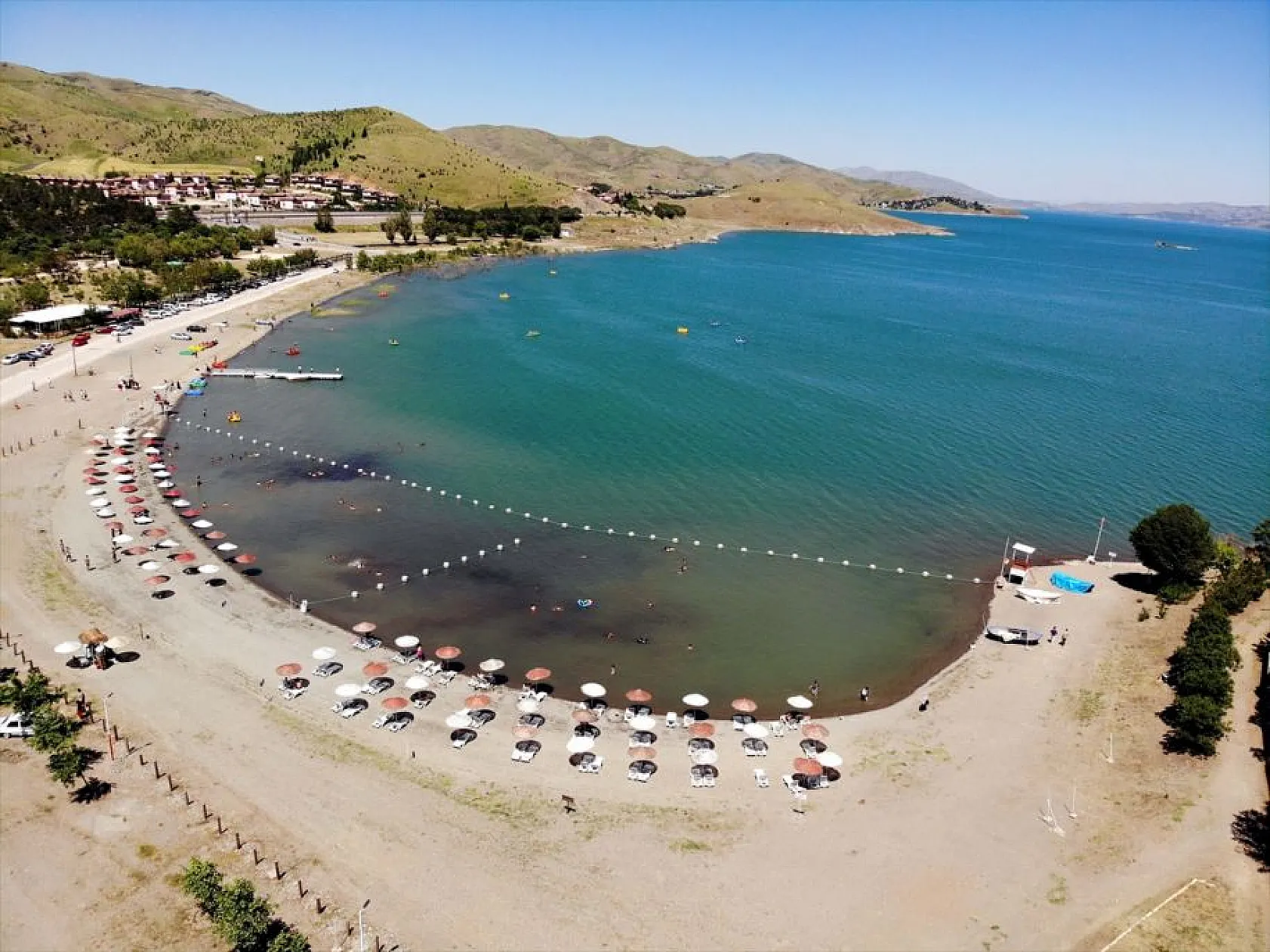 Hazar Gölü sahillerinde bayram bereketi