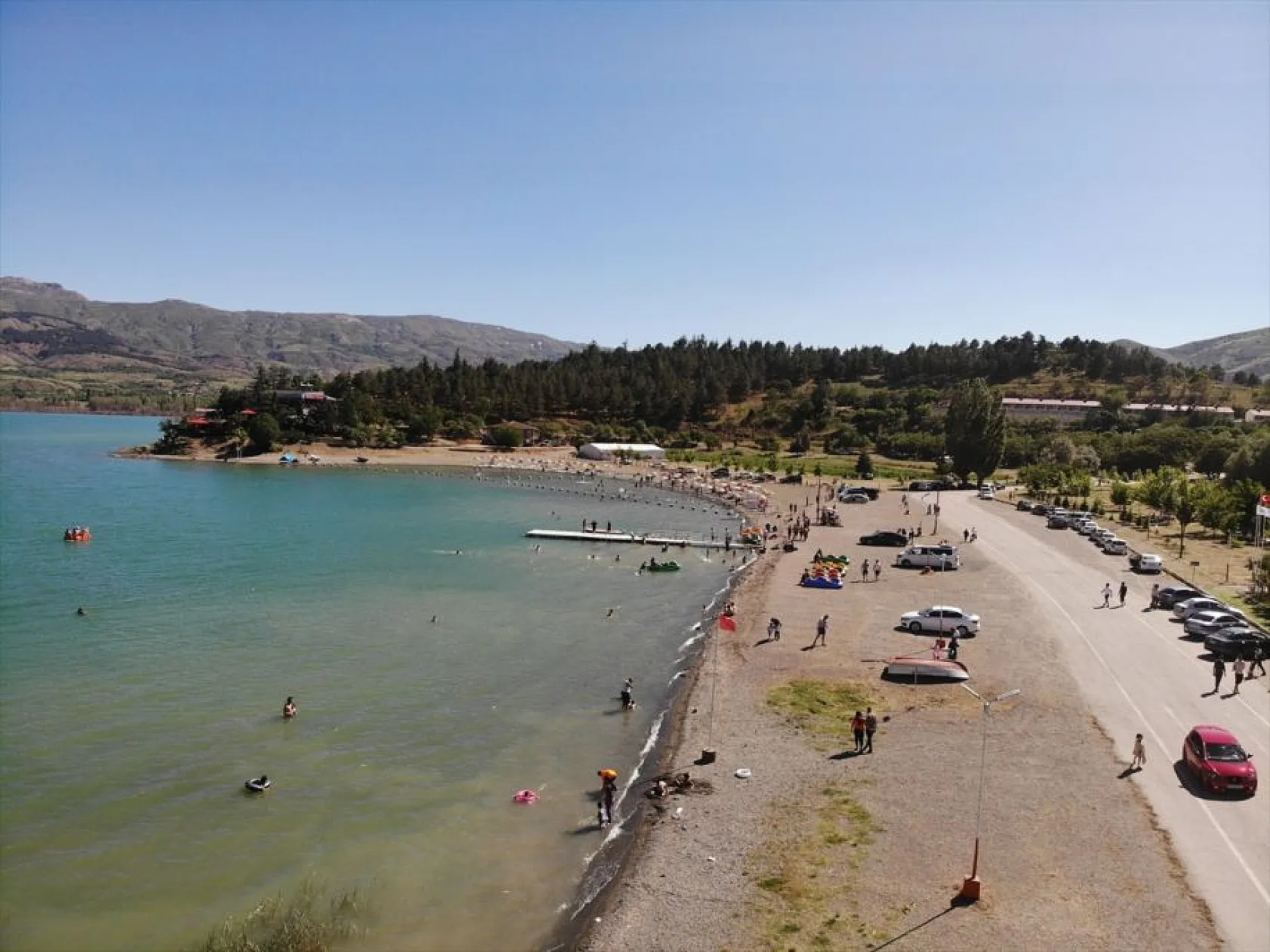 Hazar Gölü sahillerinde bayram bereketi