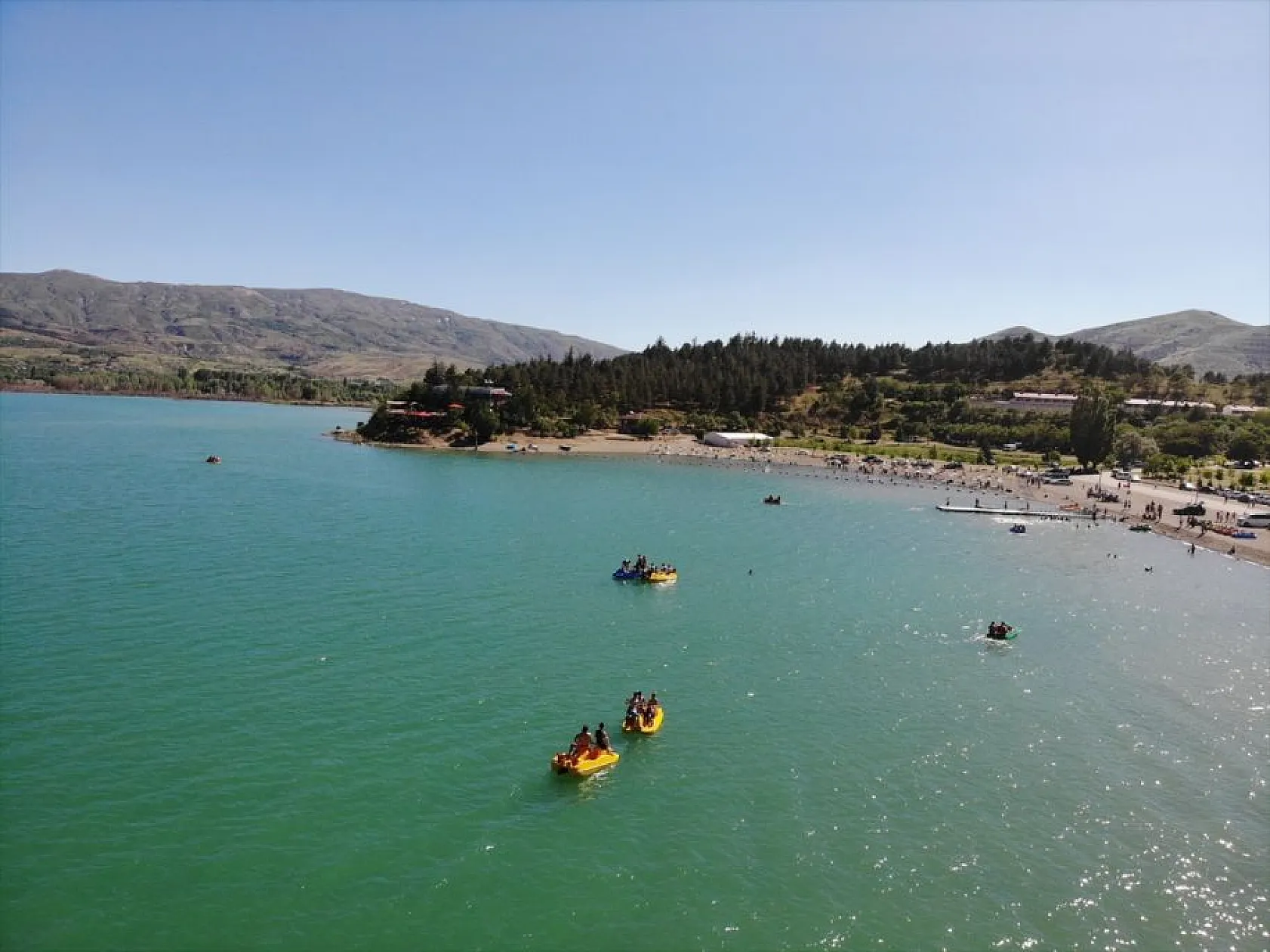 Hazar Gölü sahillerinde bayram bereketi