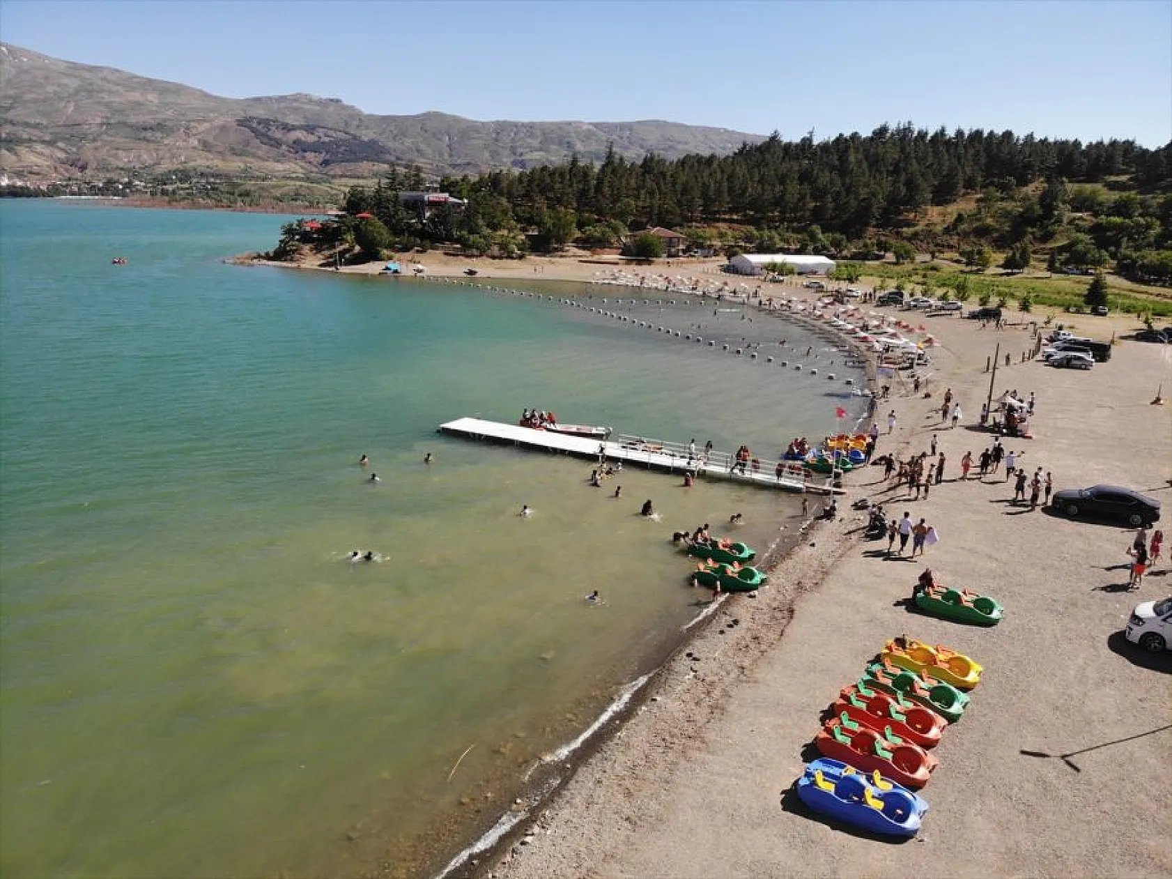 Hazar Gölü sahillerinde bayram bereketi