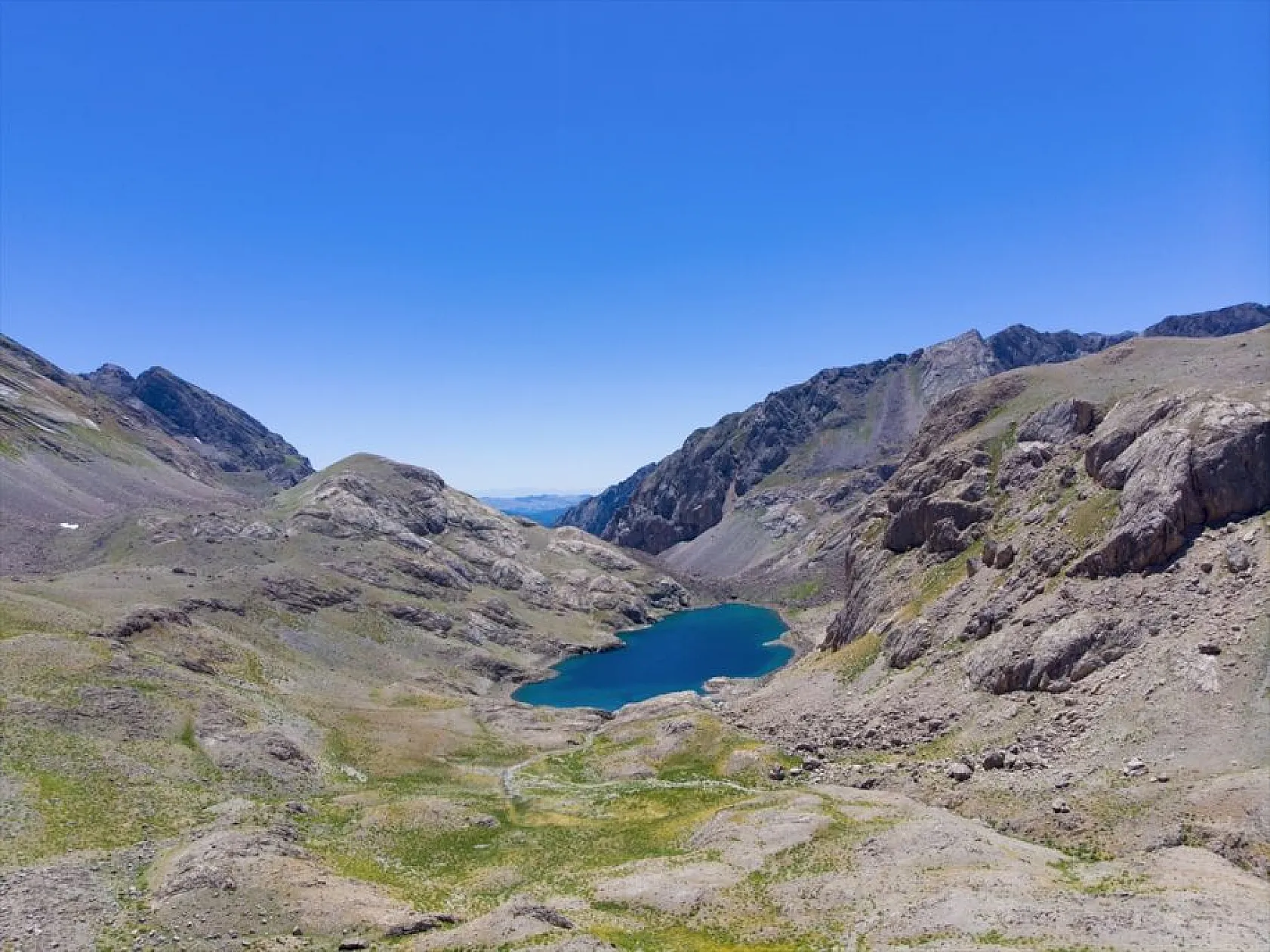 Karagöl, doğal güzelliğiyle doğaseverleri ağırlıyor