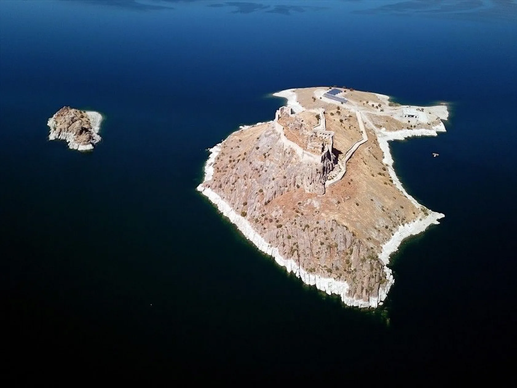 Tarihi Pertek Kalesi turistlerin uğrak yeri olacak