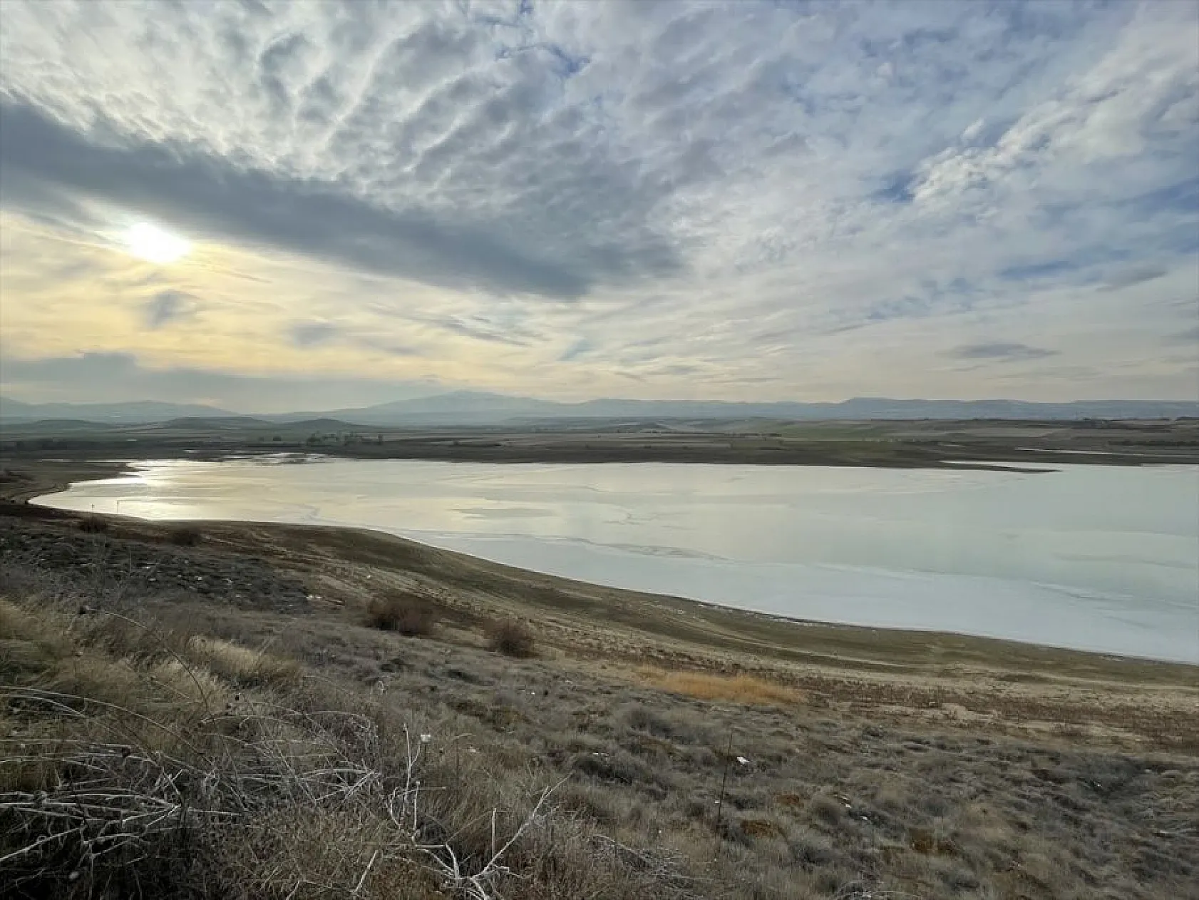 Cip Baraj Gölü kısmen buz tuttu