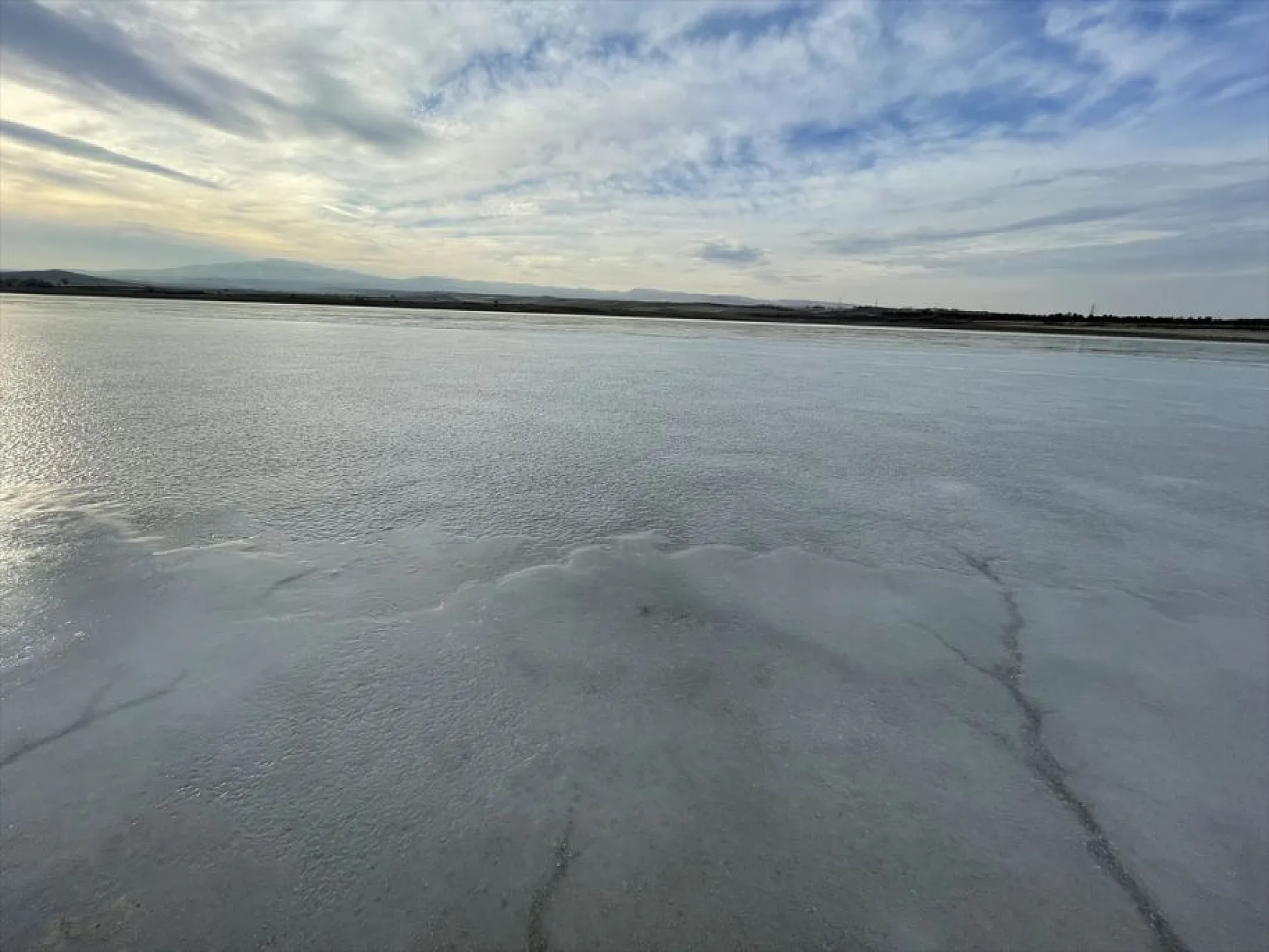Cip Baraj Gölü kısmen buz tuttu
