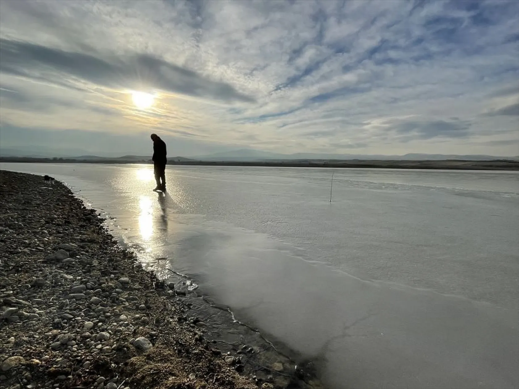 Cip Baraj Gölü kısmen buz tuttu