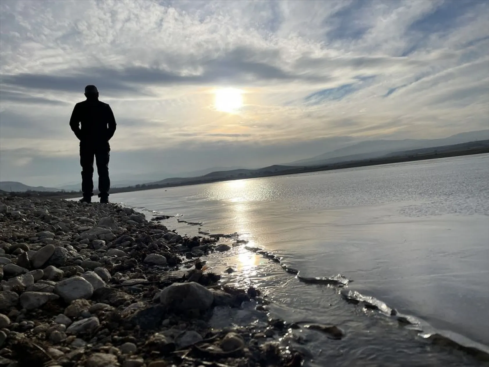 Cip Baraj Gölü kısmen buz tuttu