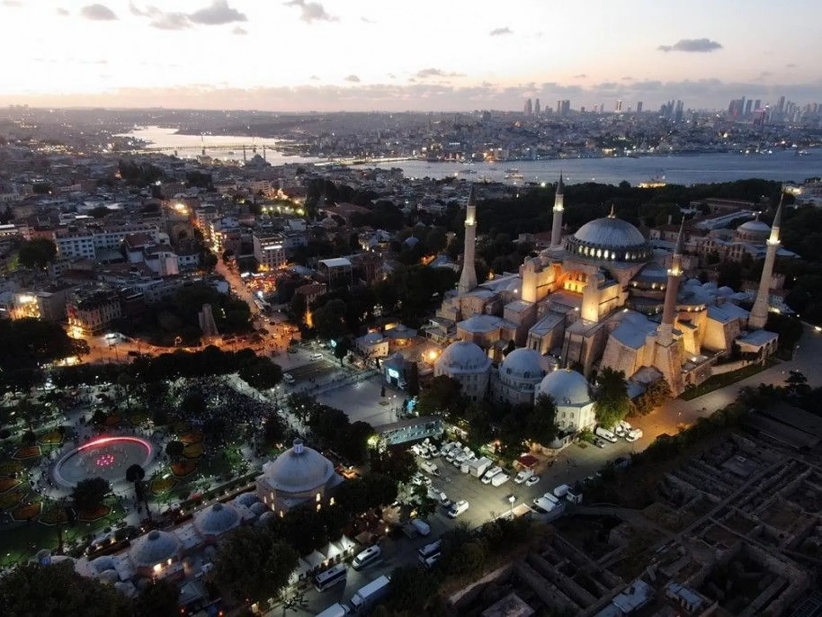 Kurban Bayramı'nın son gününde vatandaşlar Ayasofya'ya akın etti