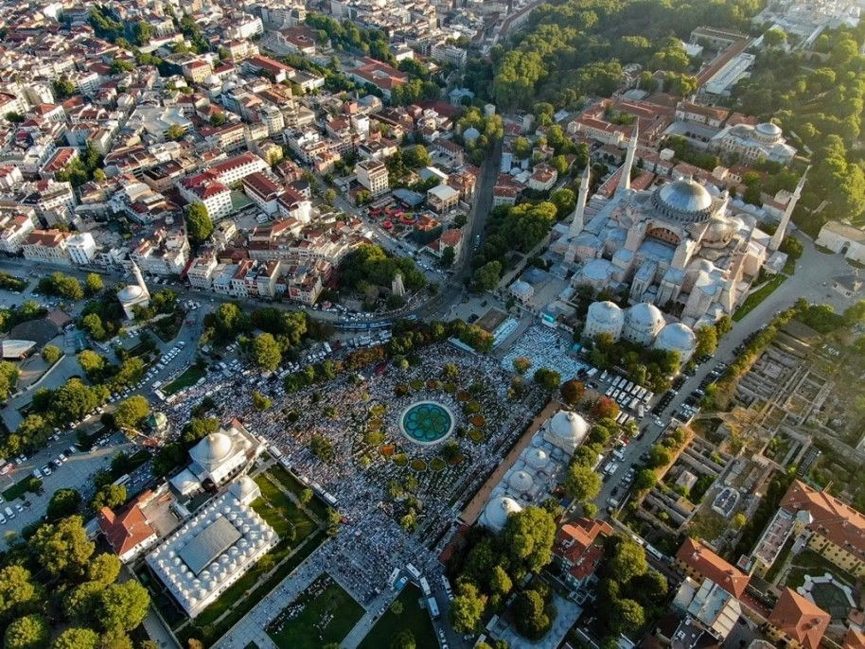 Kurban Bayramı'nın son gününde vatandaşlar Ayasofya'ya akın etti