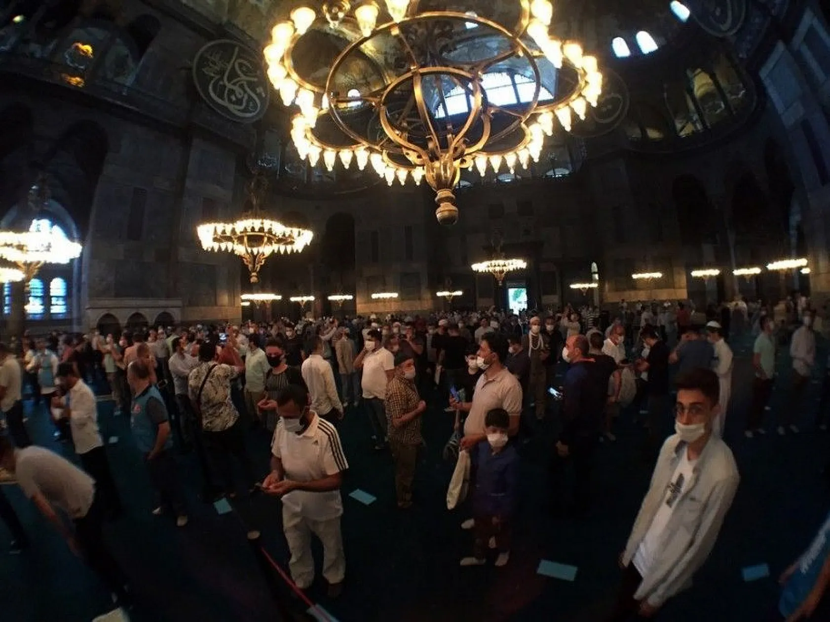 Kurban Bayramı'nın son gününde vatandaşlar Ayasofya'ya akın etti