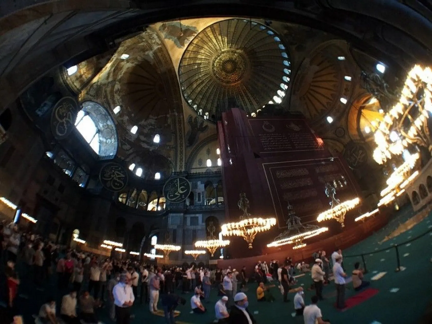 Kurban Bayramı'nın son gününde vatandaşlar Ayasofya'ya akın etti