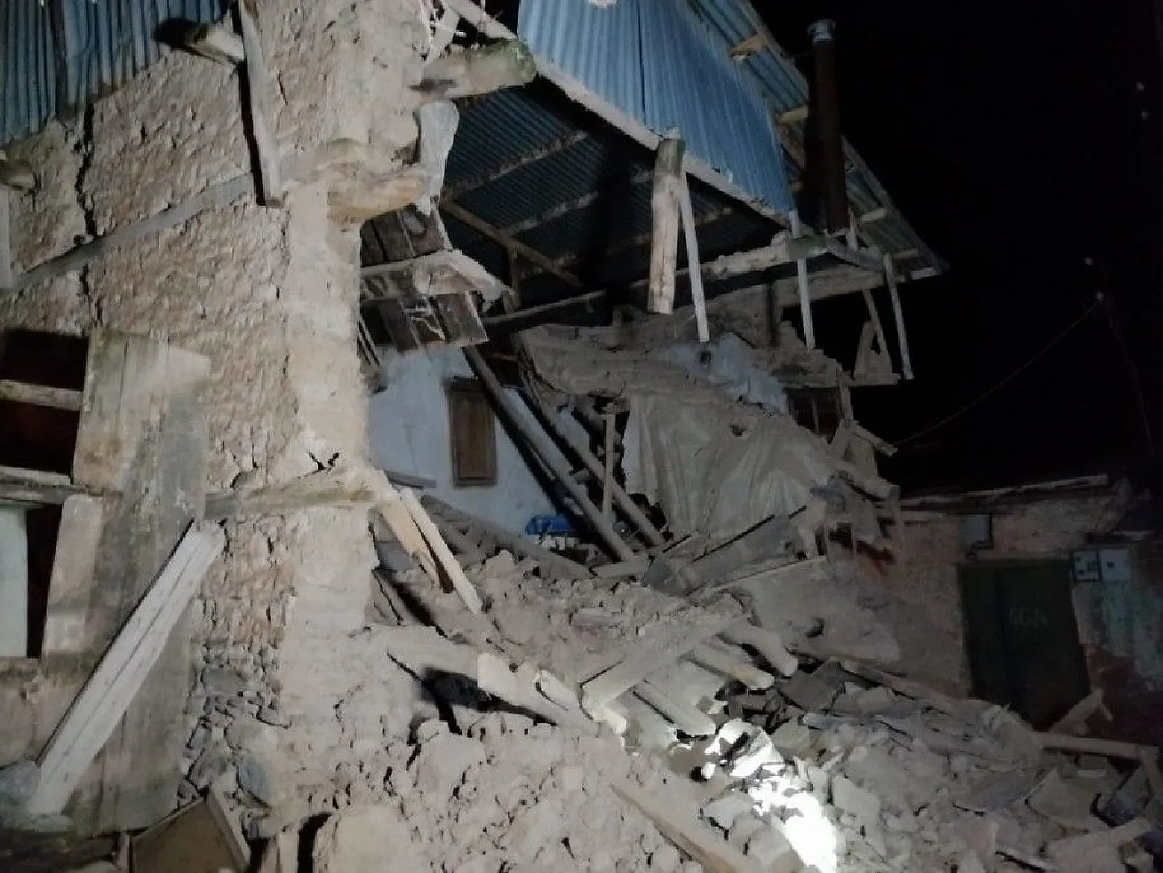 Sivrice'deki depremden fotoğraflar