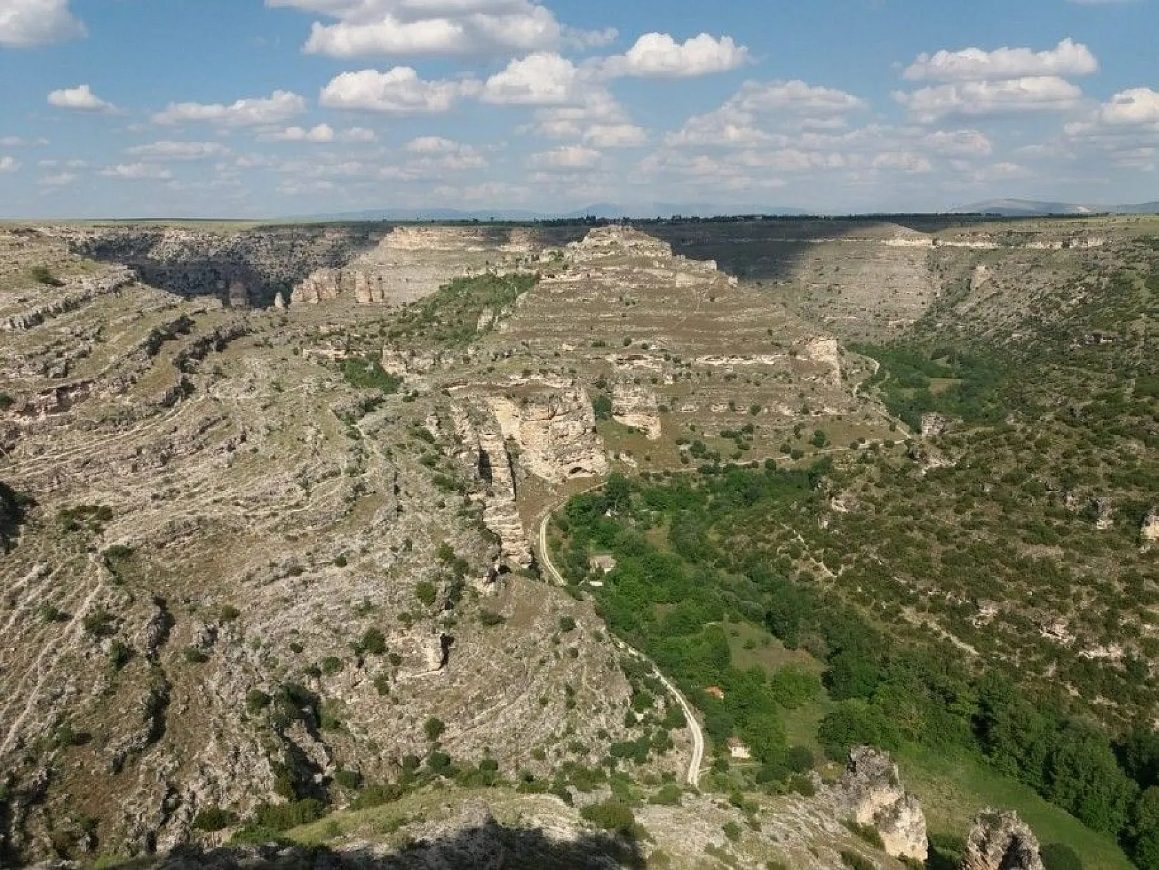 Ulubey Kanyonu görenleri kendine hayran bırakıyor