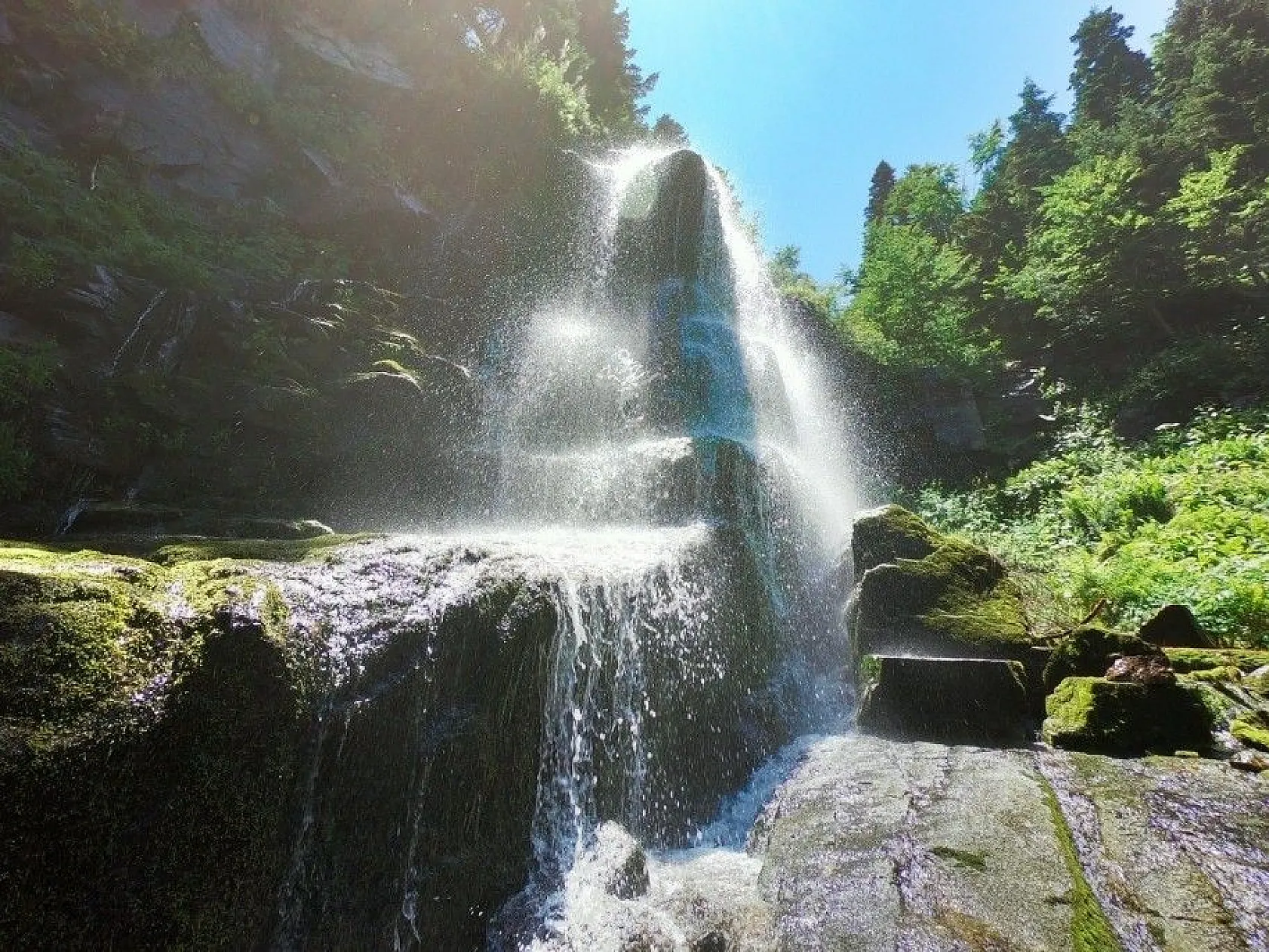Uludağ'ın göl ve şelaleleri hayran bırakıyor