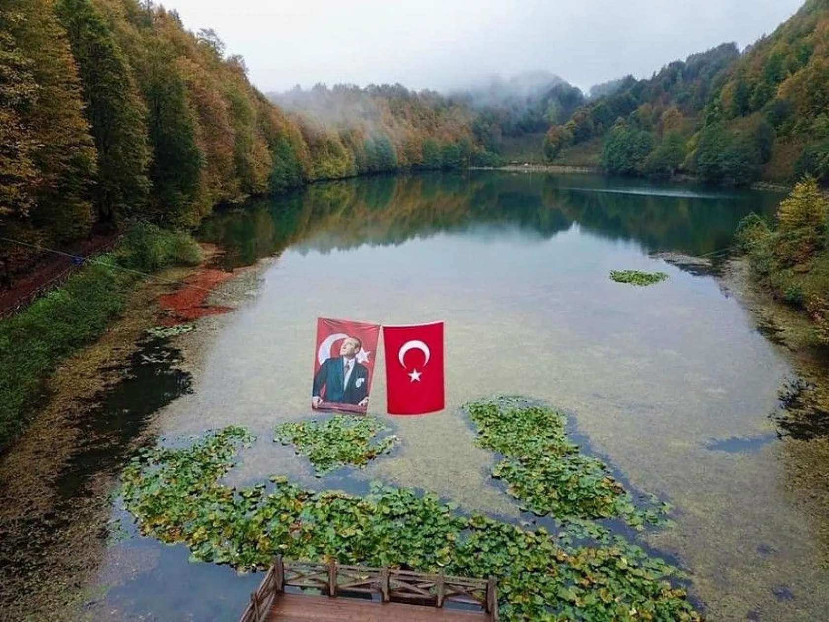 Doğa harikası Ulugöl'de sonbahar renkleri