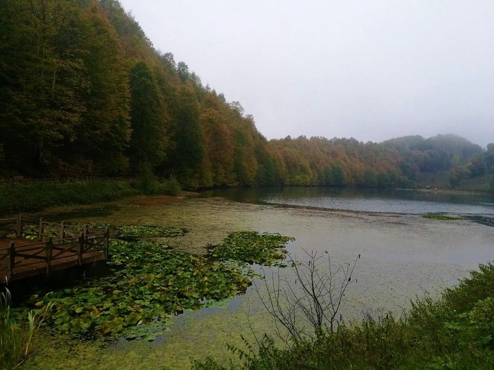 Doğa harikası Ulugöl'de sonbahar renkleri