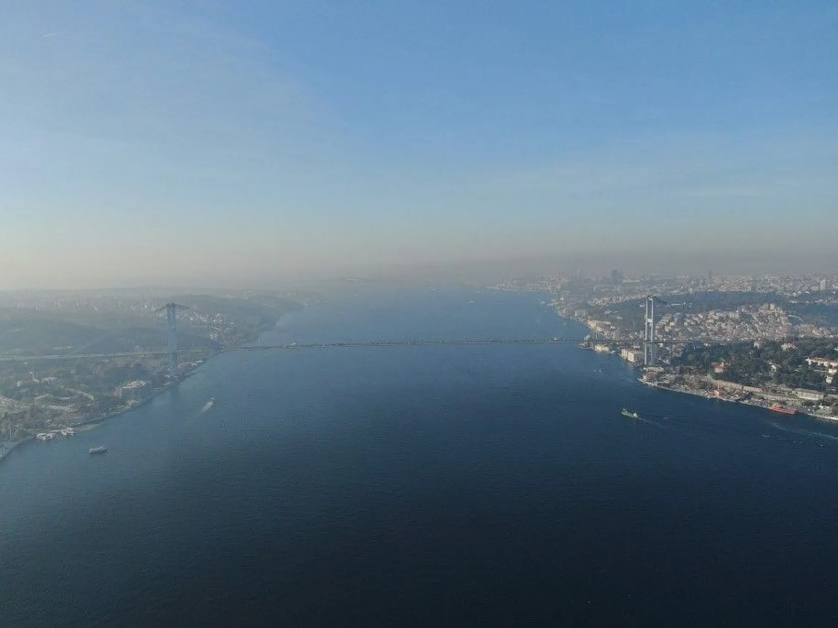 Sis altındaki İstanbul havadan görüntülendi