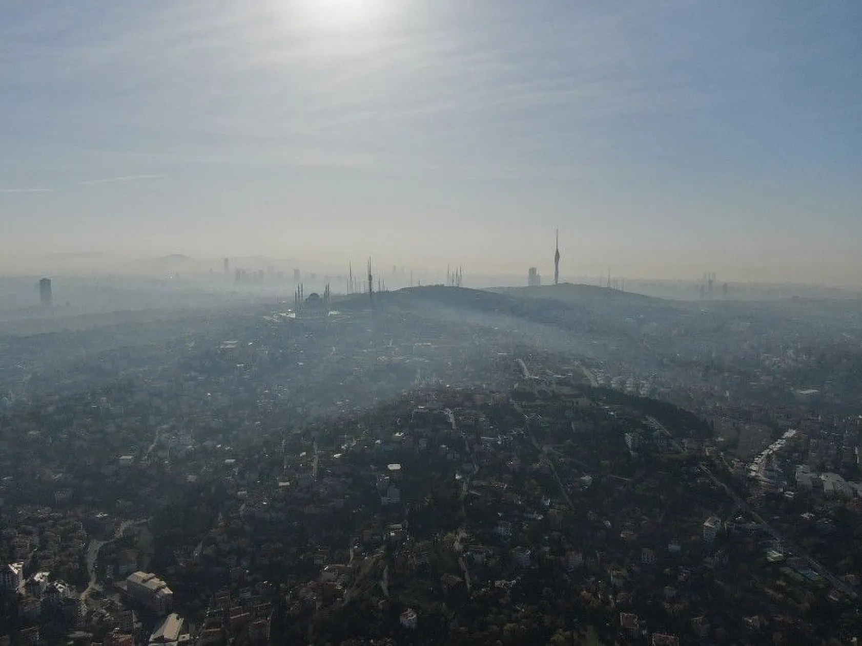 Sis altındaki İstanbul havadan görüntülendi