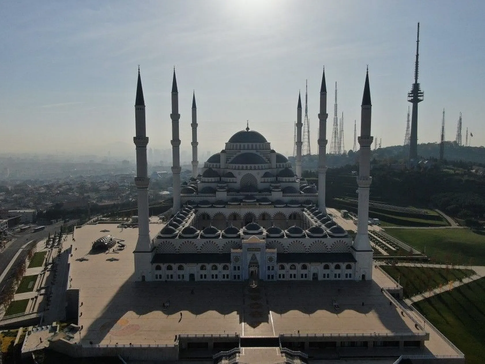 Sis altındaki İstanbul havadan görüntülendi