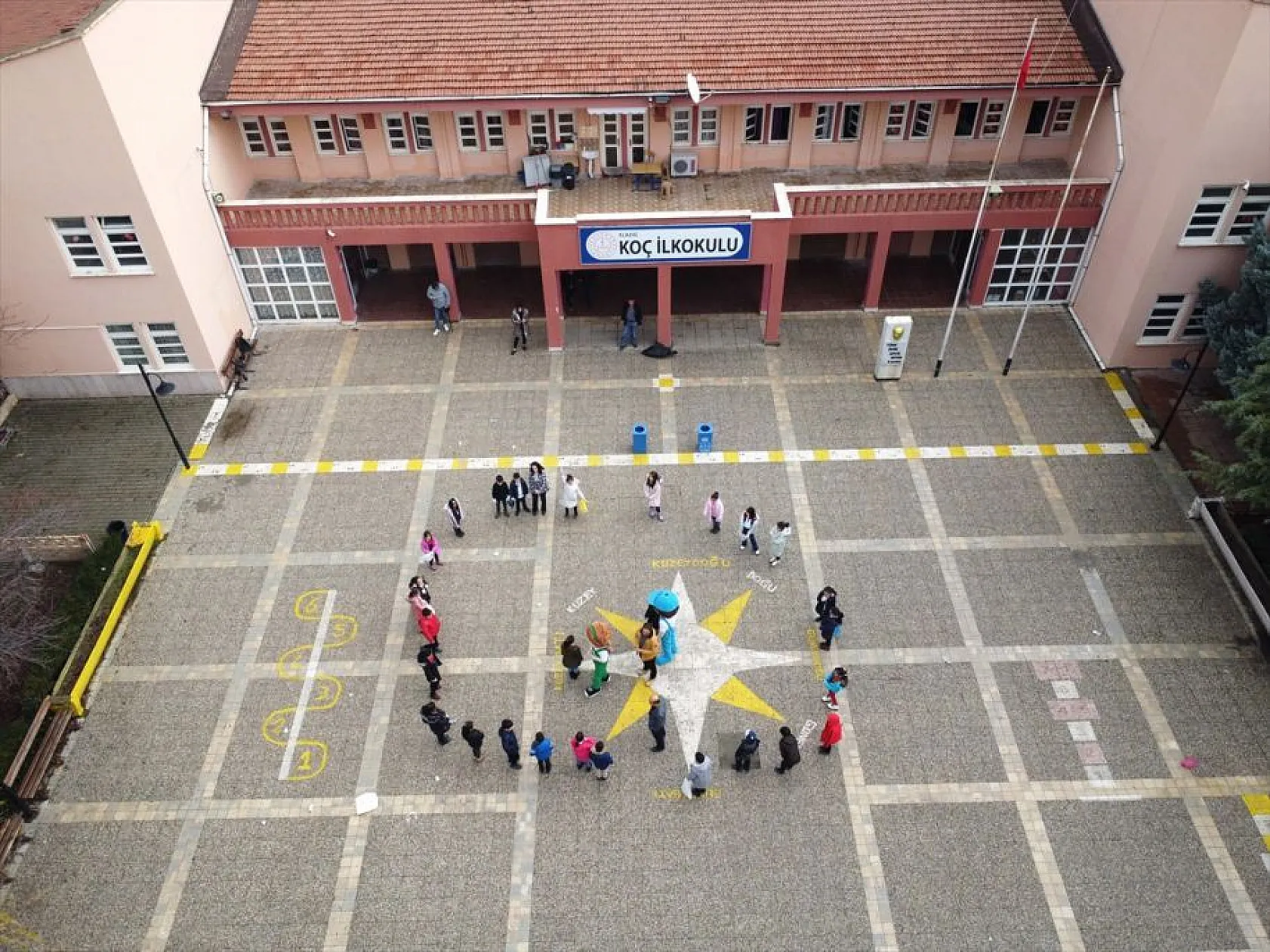 'İklim' ve 'Yağmur', öğrencilere geri dönüşüm ve çevreci bilinci aşılıyor