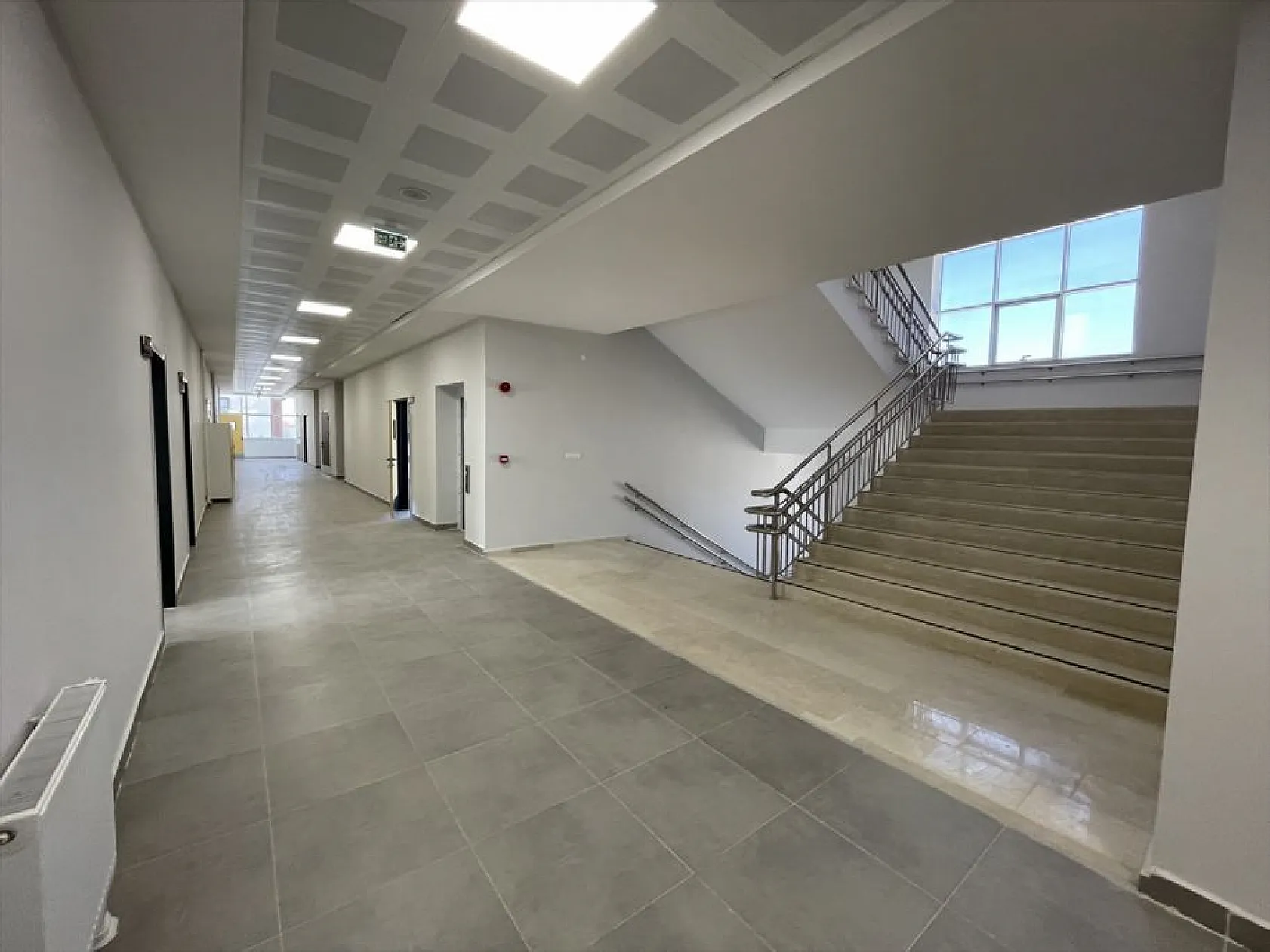 Elazığ'ın farklı noktalarında modern okullar yükseliyor