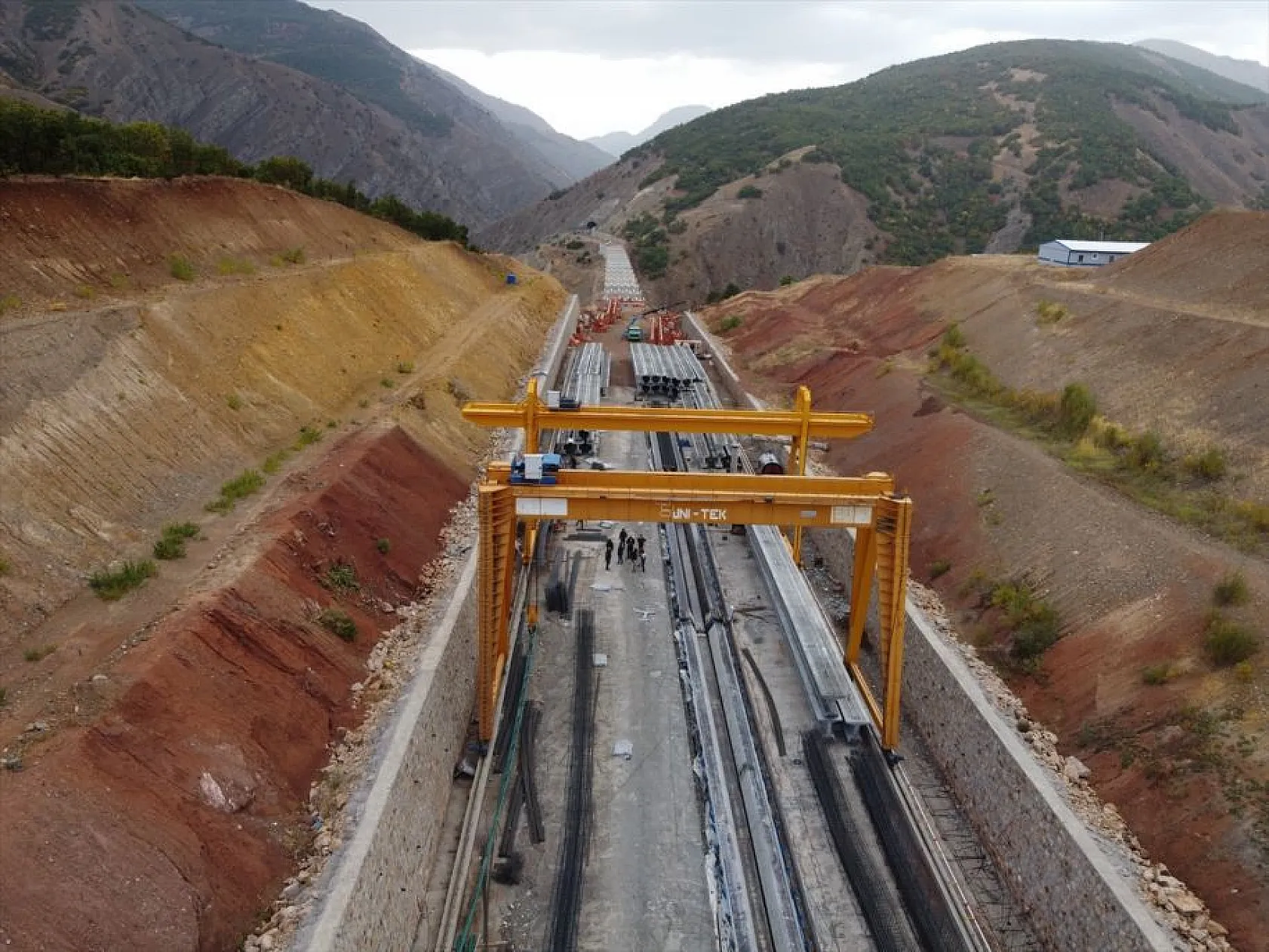 Gelinpertek ve Hırtik viyadükleri ulaşıma yeni rota sunacak