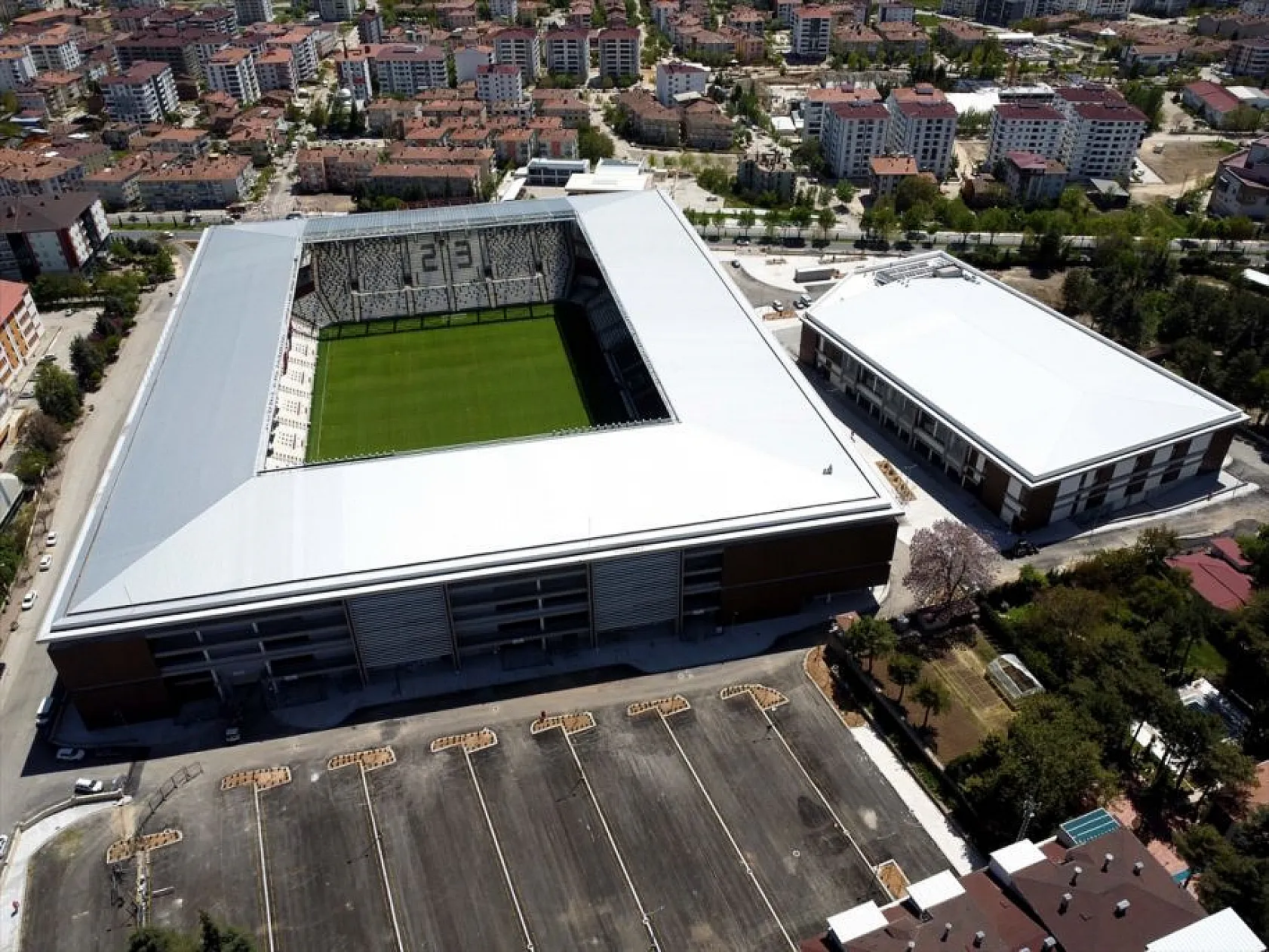 Elazığ'ın modern stadında yarın ilk düdük çalacak
