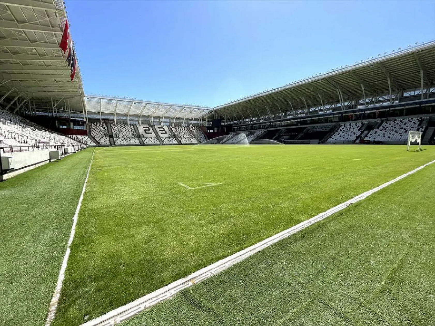 Elazığ'ın modern stadında yarın ilk düdük çalacak