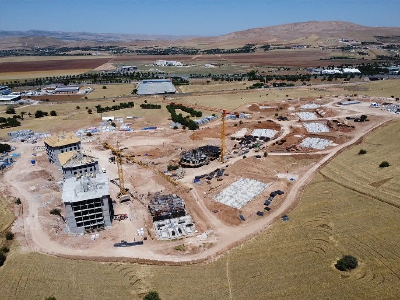 Elazığ'da depremzedeler için 2 bin 936 konut inşa ediliyor