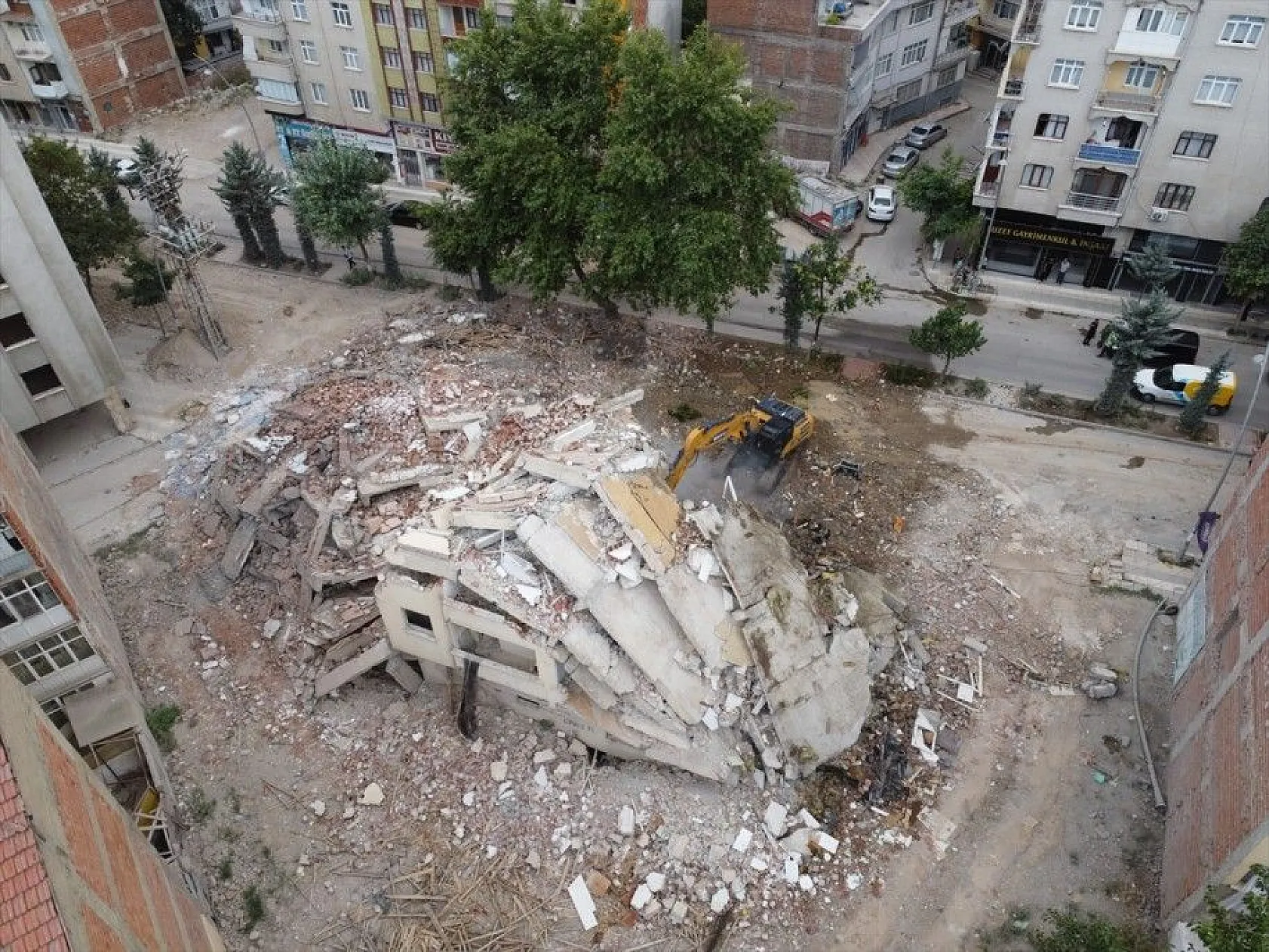 Elazığ'da 2 bin 936 deprem konutunun inşası sürüyor