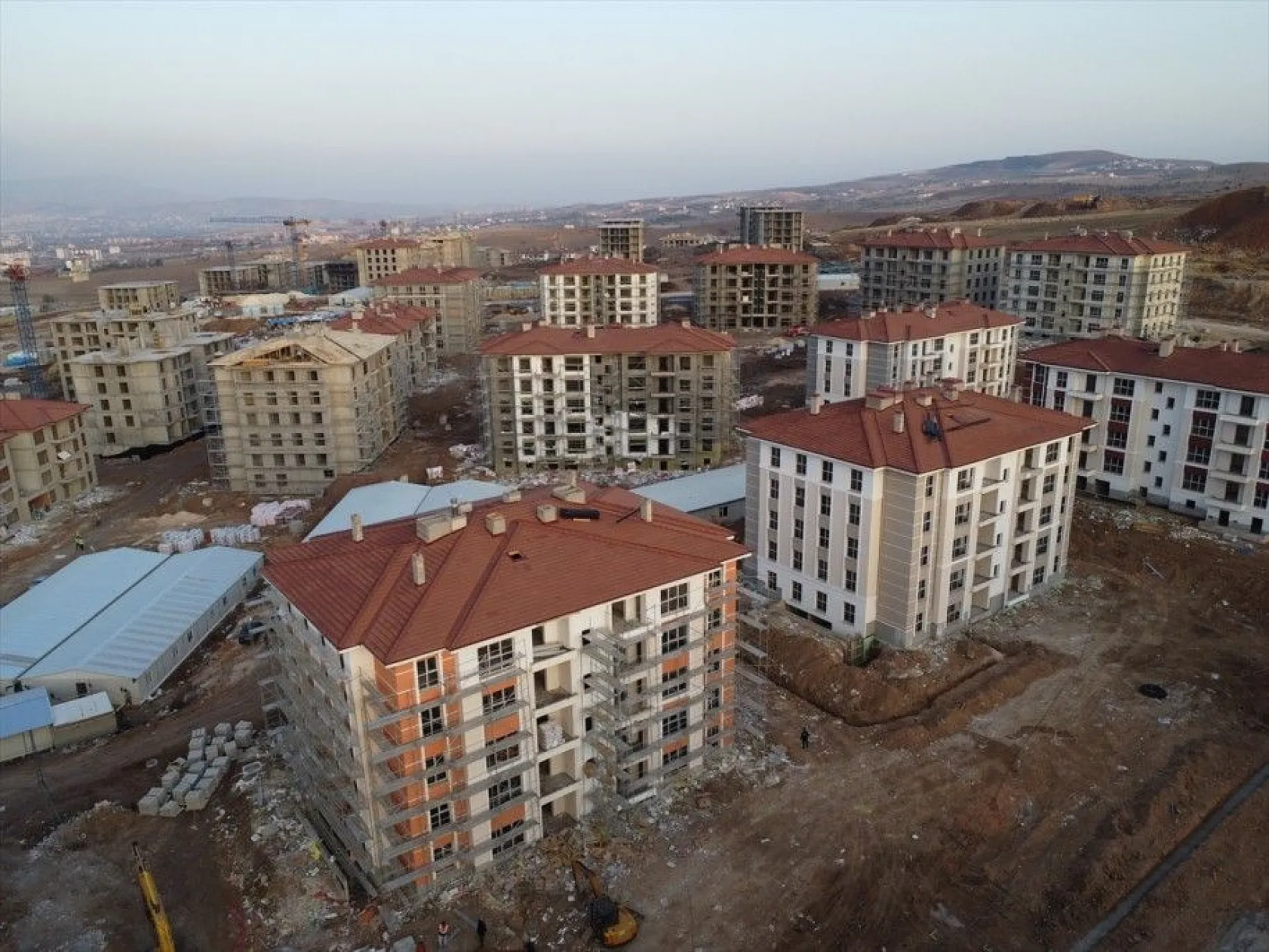Elazığ'da 2 bin 936 deprem konutunun inşası etap etap ilerliyor
