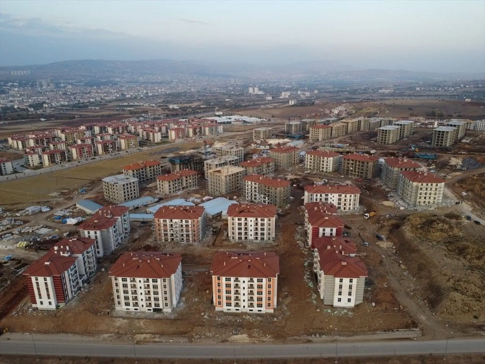 Elazığ'da 2 bin 936 deprem konutunun inşası etap etap ilerliyor