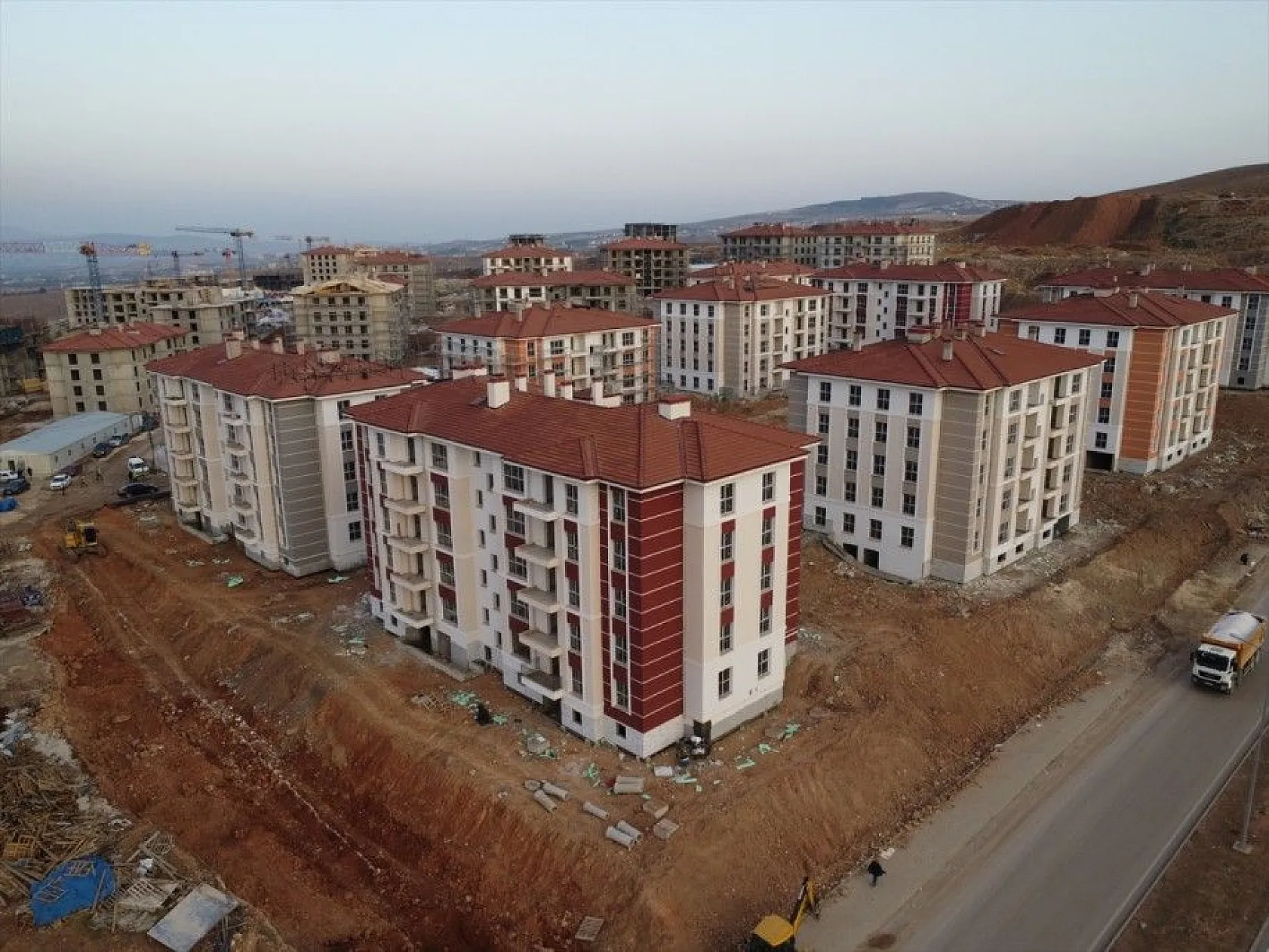Elazığ'da 2 bin 936 deprem konutunun inşası etap etap ilerliyor