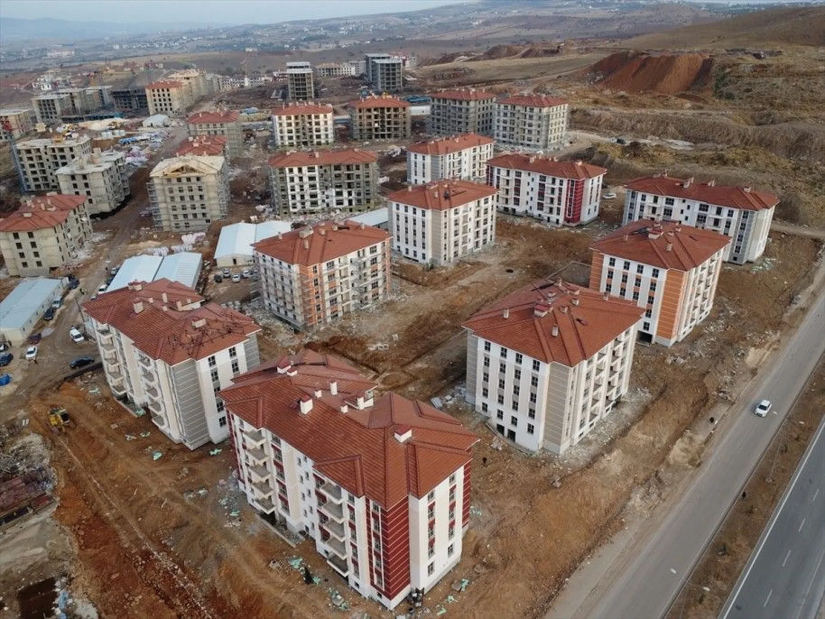 Elazığ'da 2 bin 936 deprem konutunun inşası etap etap ilerliyor