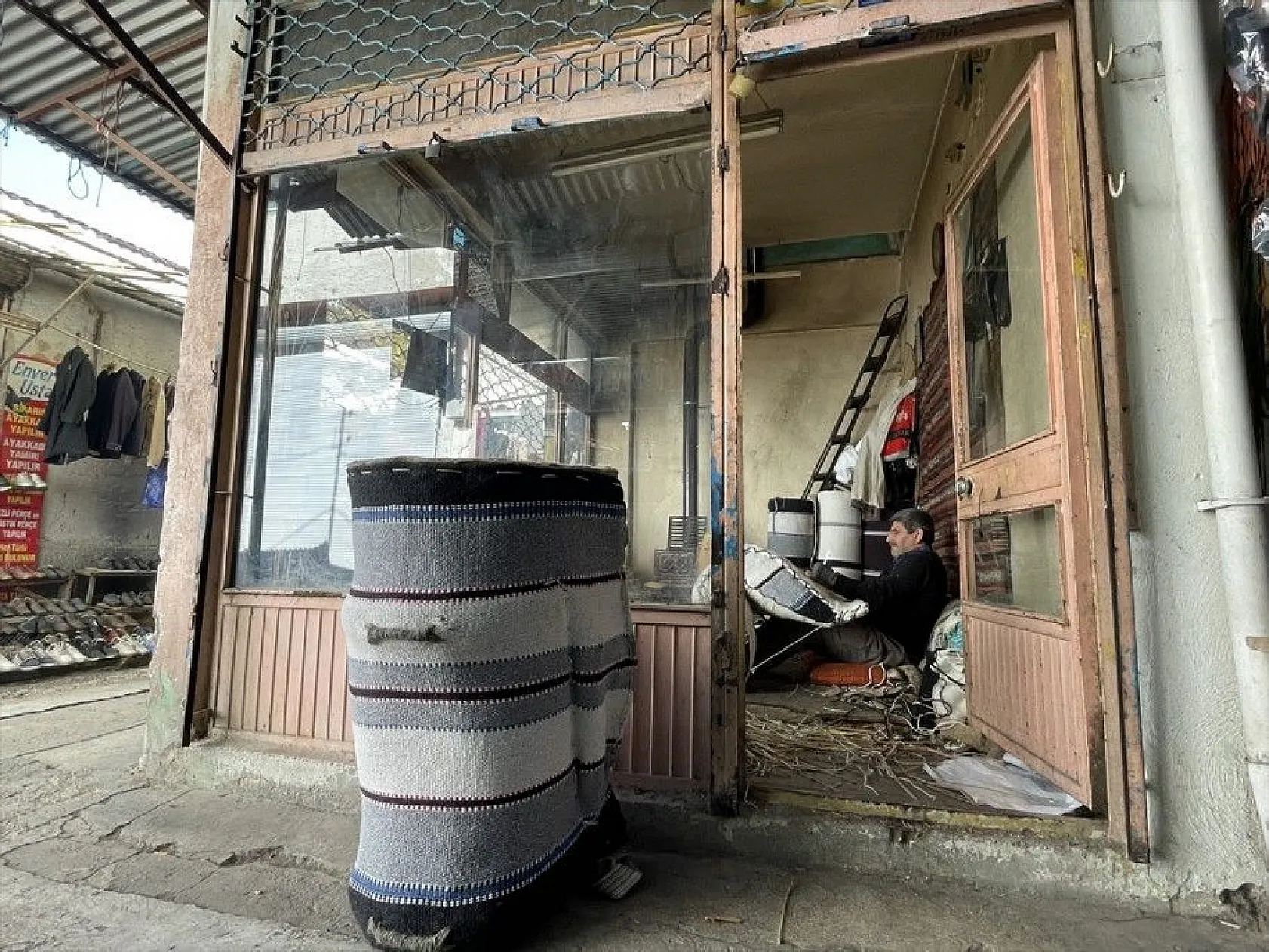 Elazığ'ın son palancısı dede yadigarı mesleğini 43 yıldır sürdürüyor