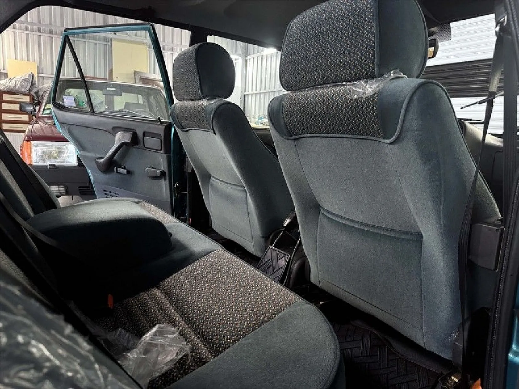 Evlerinin teraslarını garaja dönüştürdüler