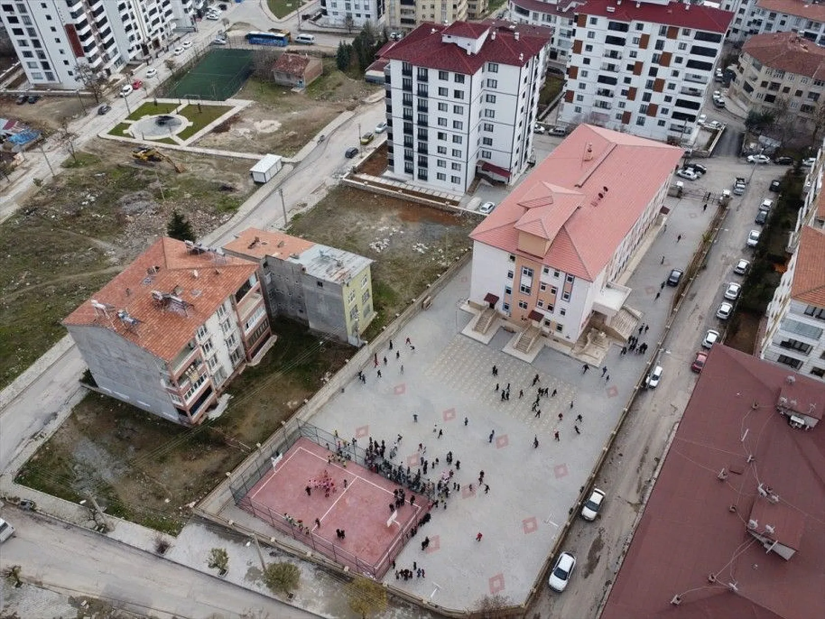 İlkokul öğrencileri geleneksel oyunlarla buluşuyor